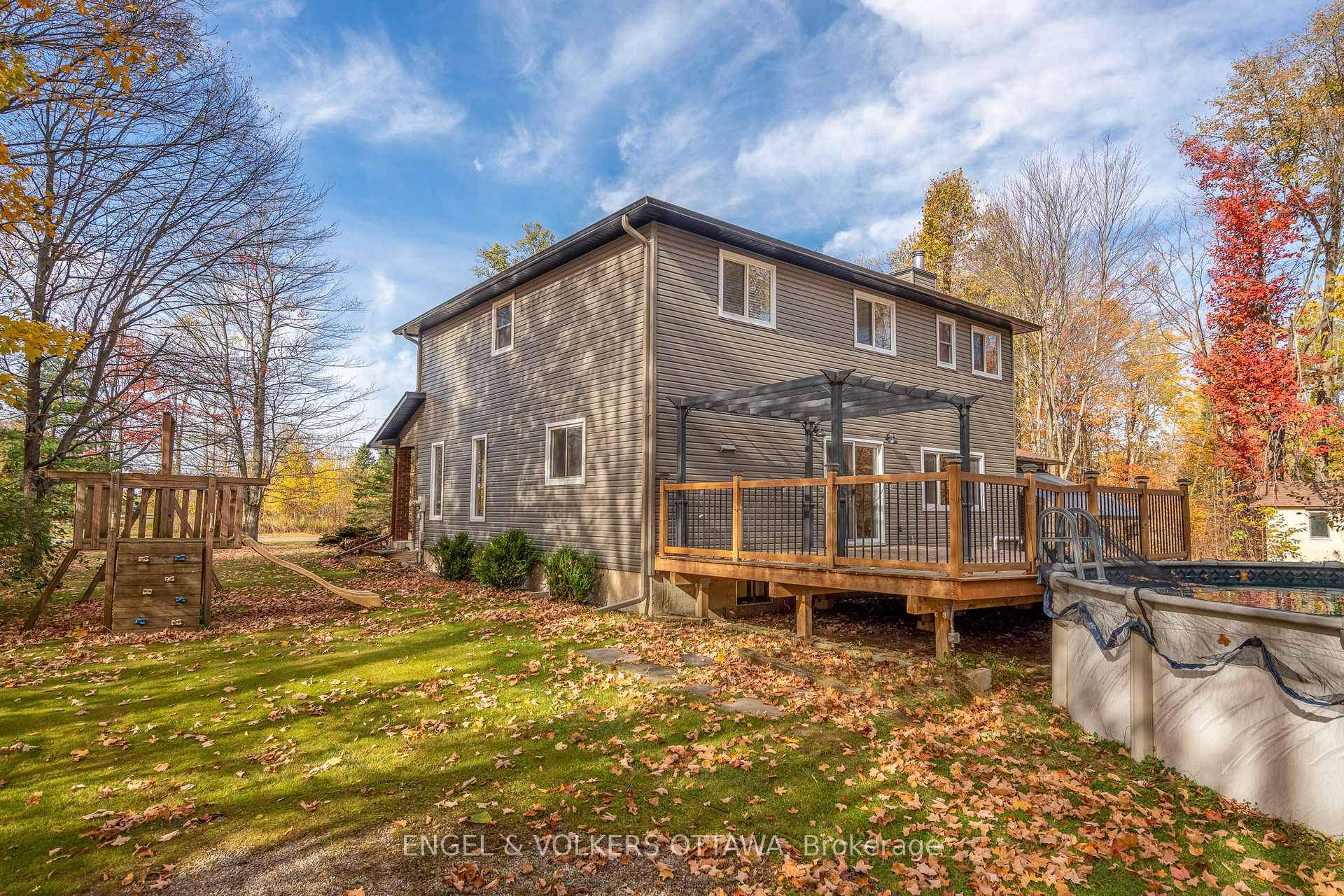 Photo 18 of 4720 Whispering Willow Drive, Ottawa, Sarsfield/Bearbrook — HOMEH