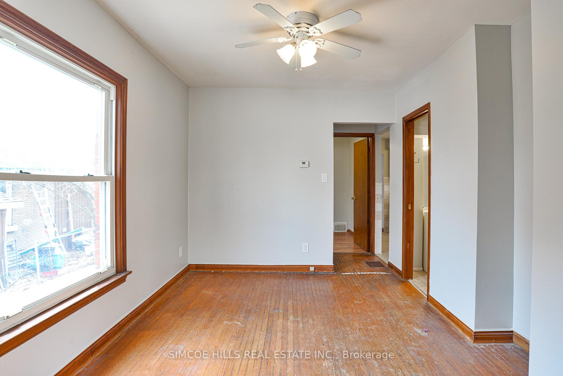 Photo 3 of 113 Douglas Street, Orillia — HOMEH