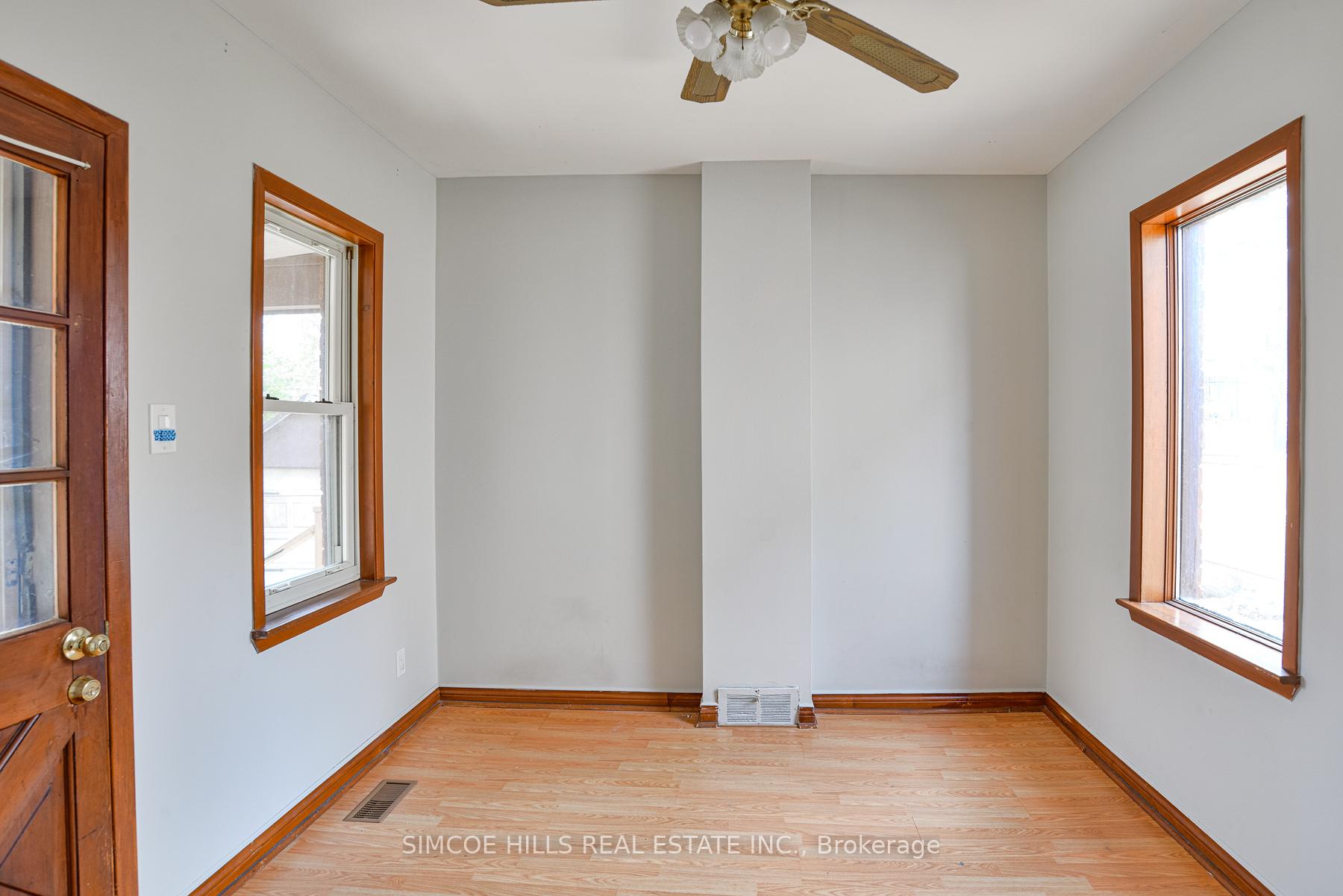 Photo 7 of 113 Douglas Street, Orillia — HOMEH