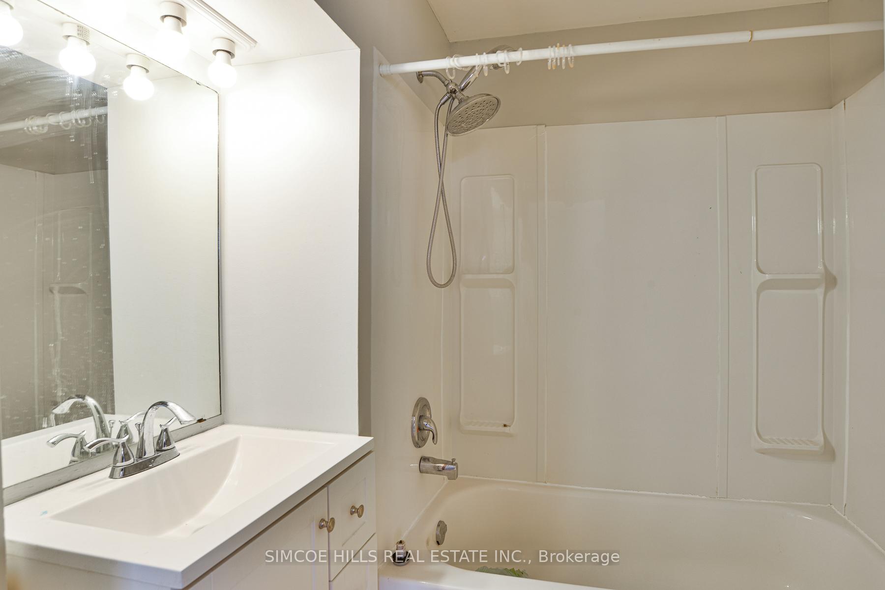 Photo 9 of 113 Douglas Street, Orillia — HOMEH