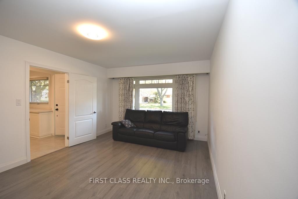 Photo 4 of 152 Eastmount Street, Oshawa, Eastdale — HOMEH