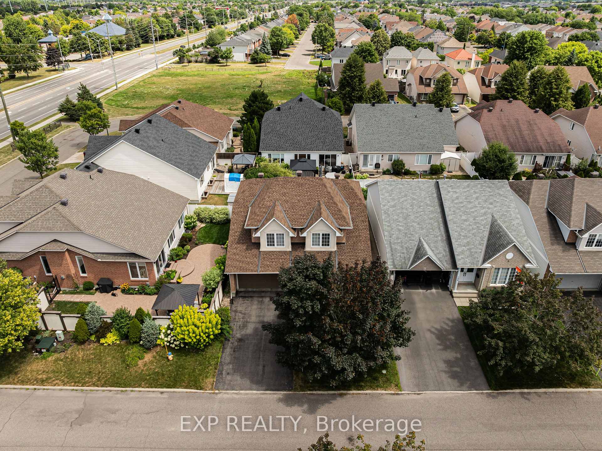 Photo 2 of 111 Coursier Crescent, Ottawa, Avalon East — HOMEH