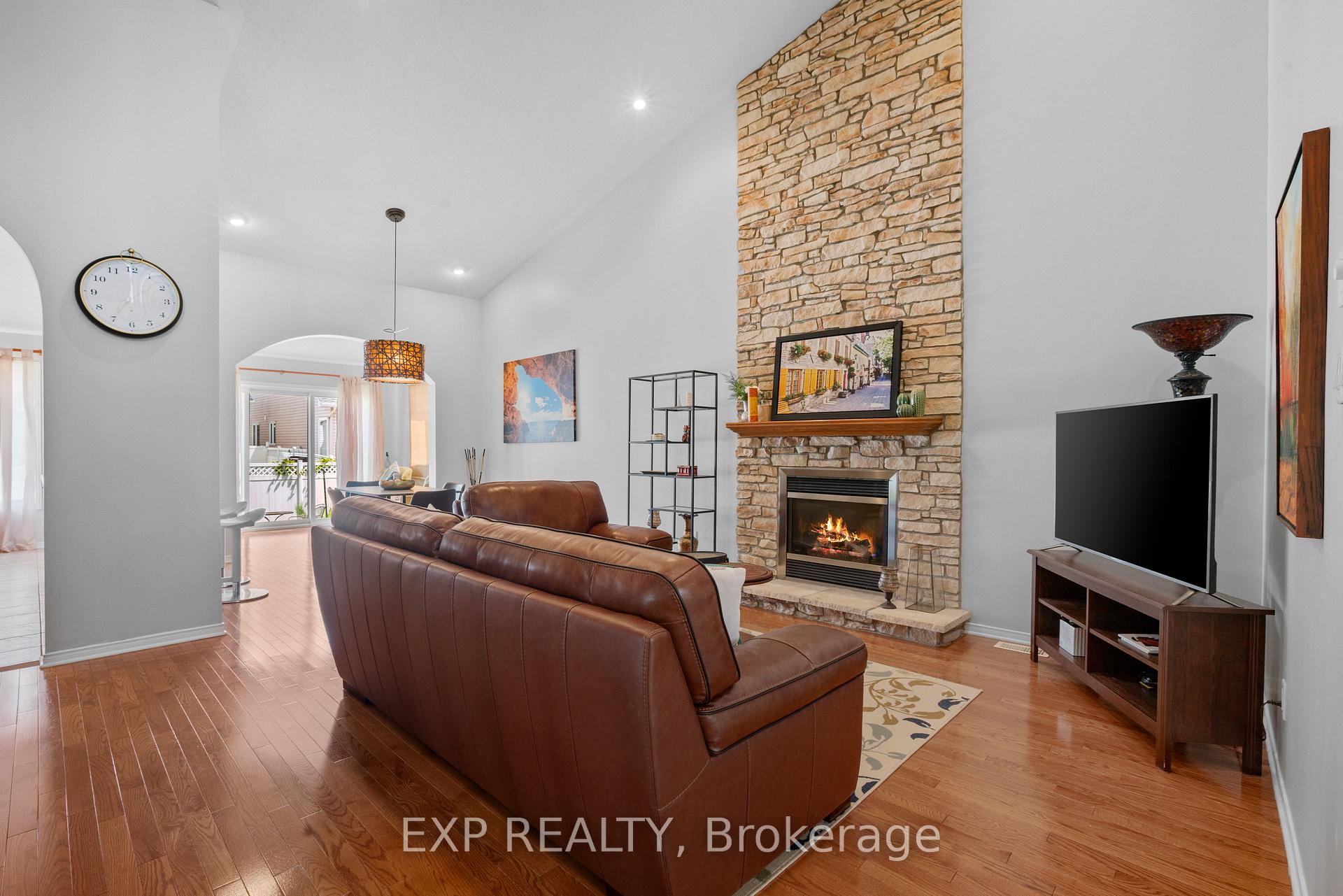 Photo 5 of 111 Coursier Crescent, Ottawa, Avalon East — HOMEH