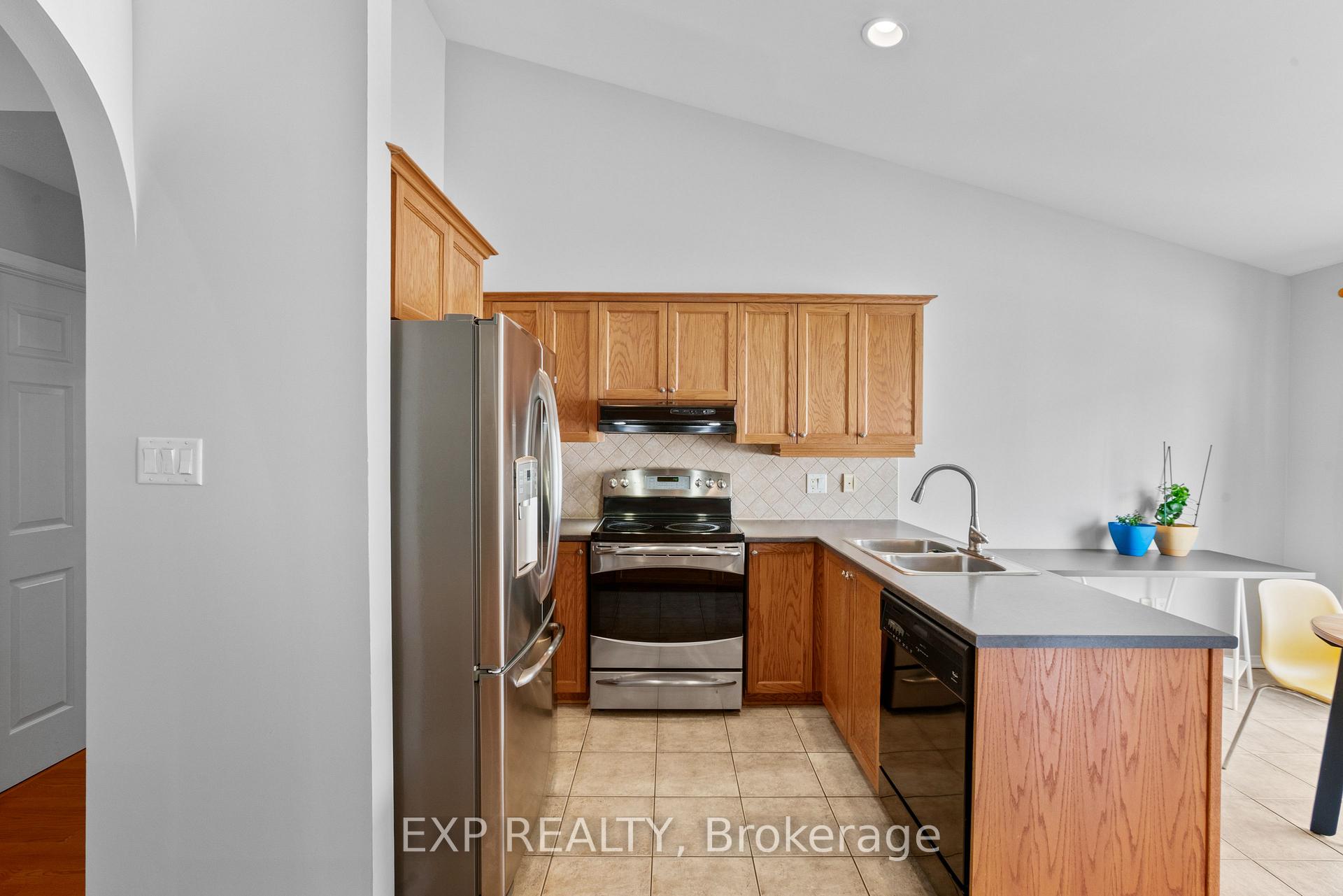 Photo 11 of 111 Coursier Crescent, Ottawa, Avalon East — HOMEH