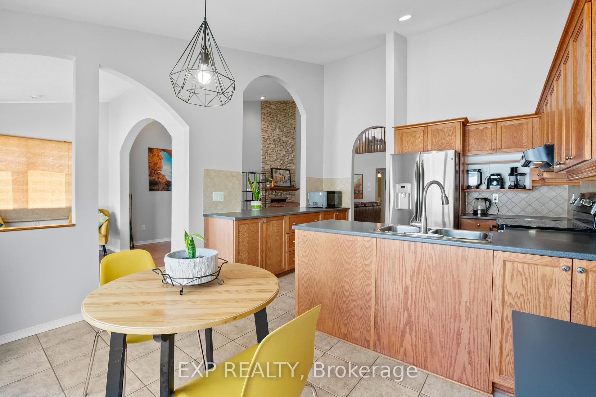 Photo 13 of 111 Coursier Crescent, Ottawa, Avalon East — HOMEH