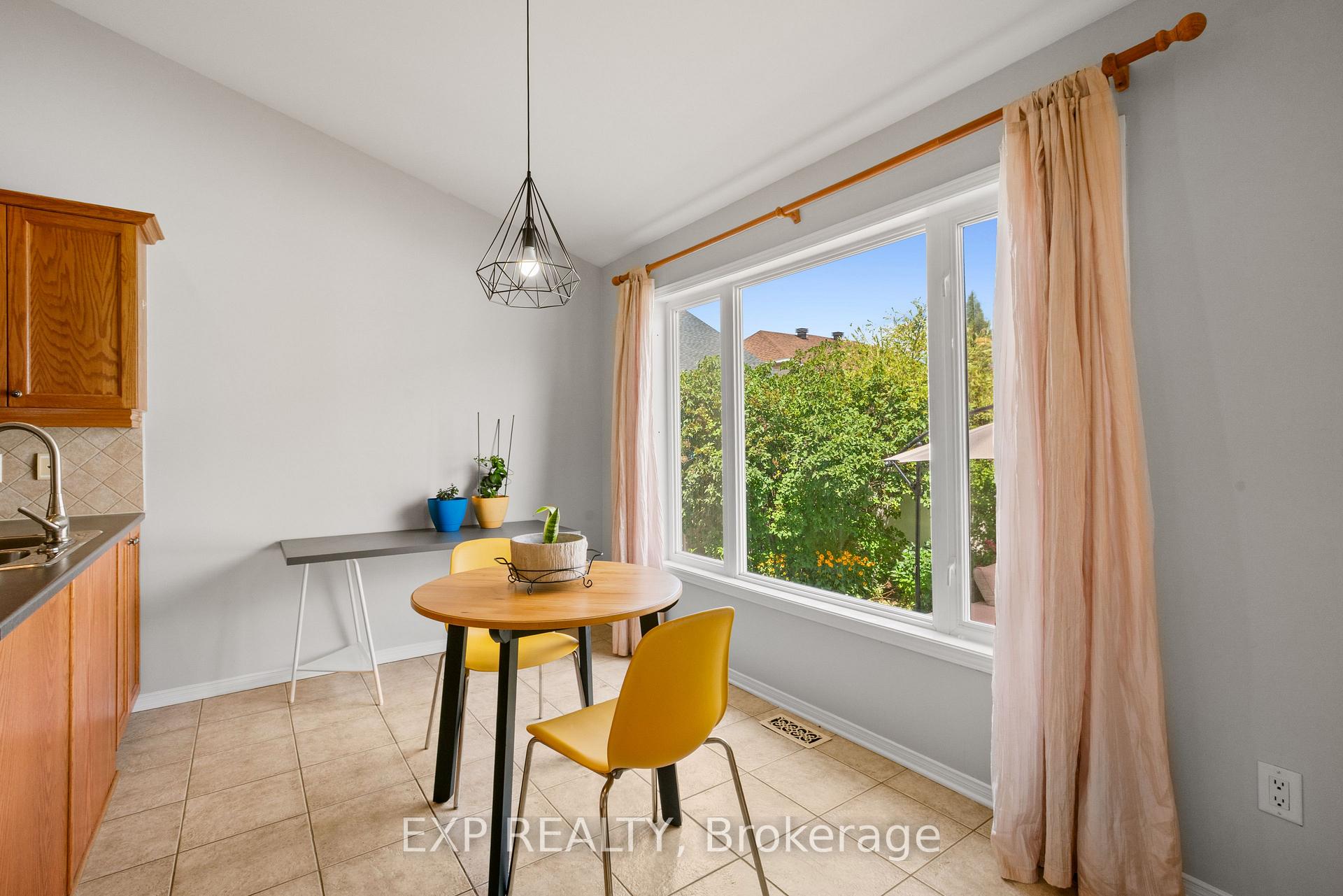 Photo 15 of 111 Coursier Crescent, Ottawa, Avalon East — HOMEH