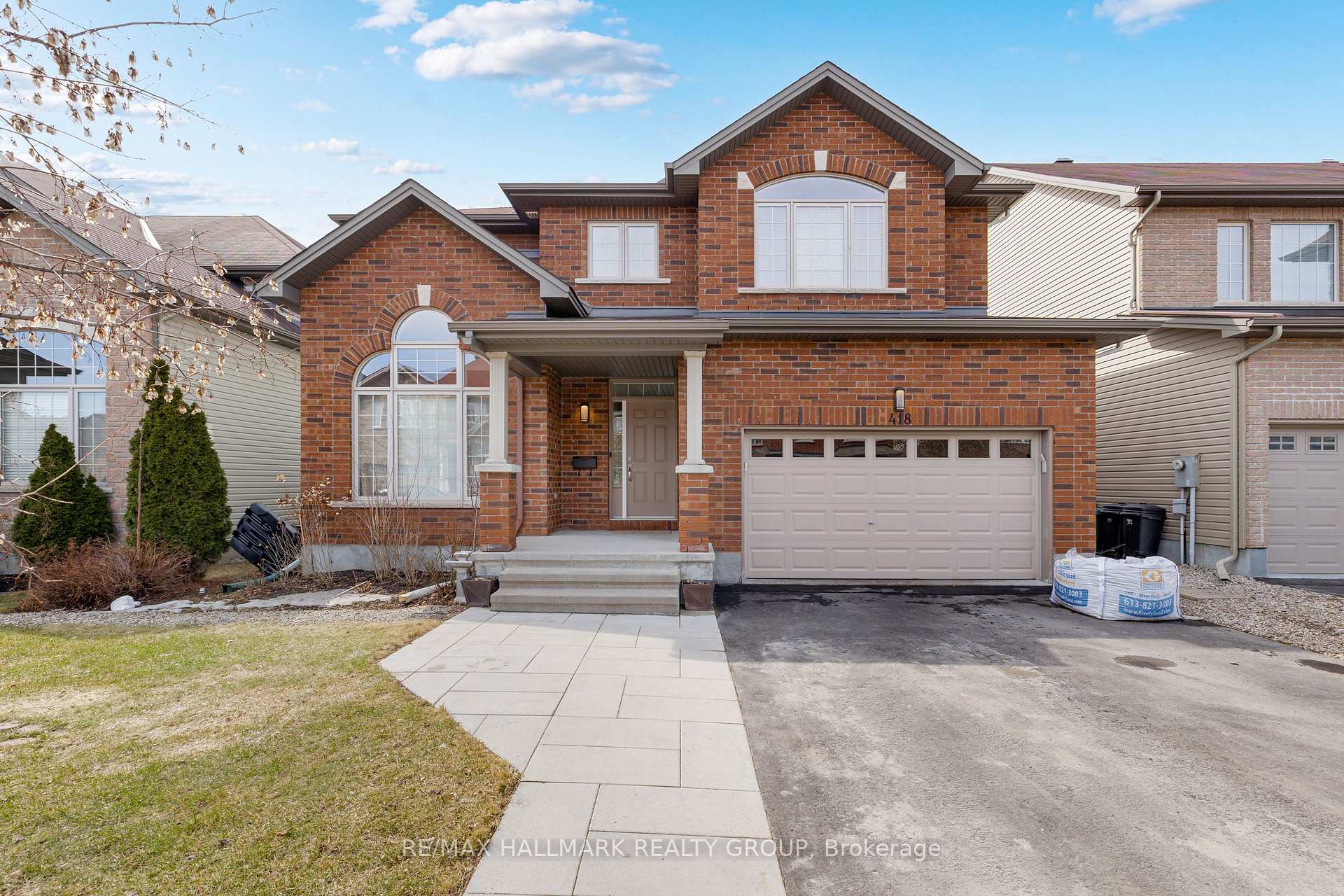 Photo 1 of 418 Dovehaven Street, Ottawa, Mer Bleue/Bradley Estates/Anderson Park — HOMEH
