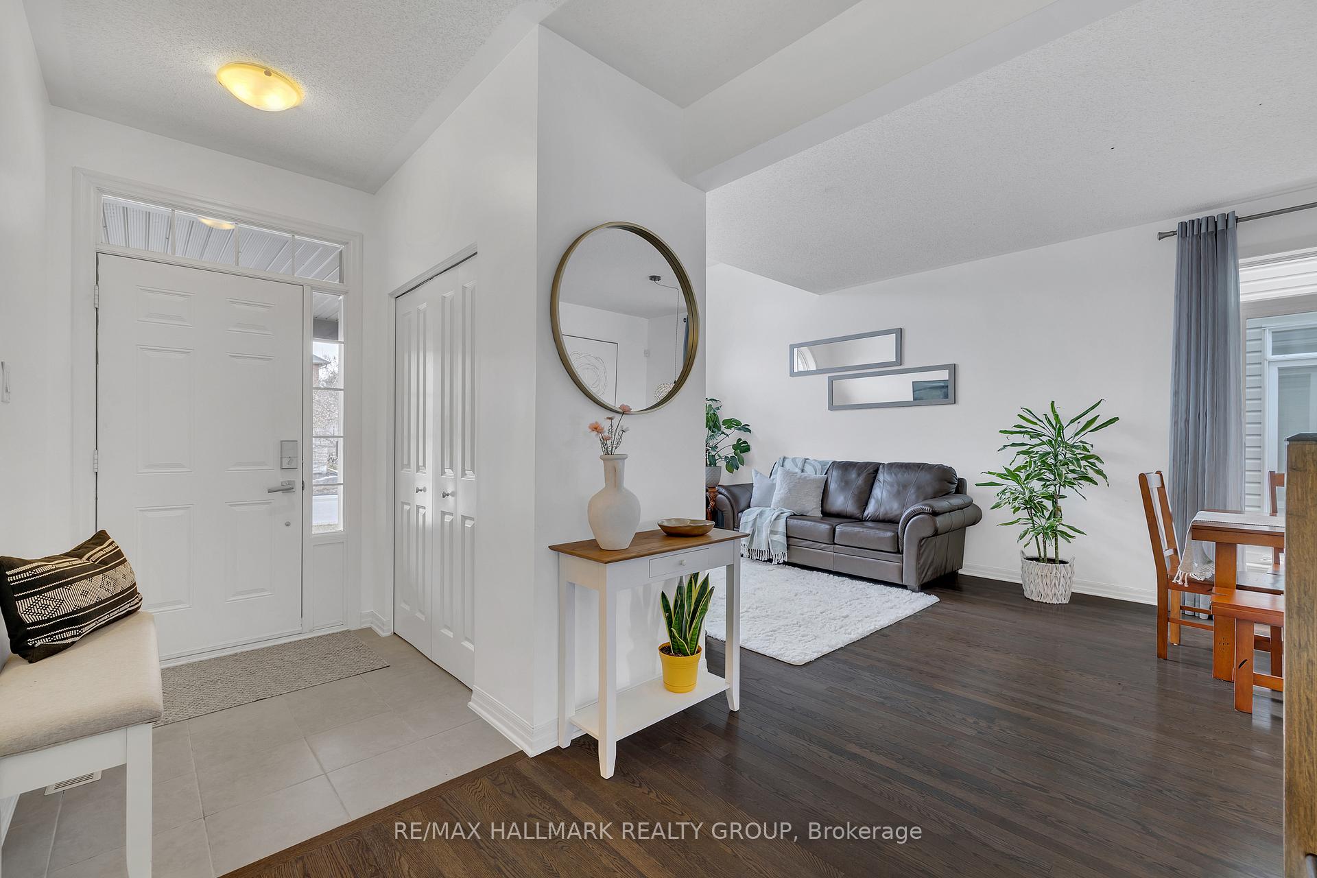 Photo 2 of 418 Dovehaven Street, Ottawa, Mer Bleue/Bradley Estates/Anderson Park — HOMEH