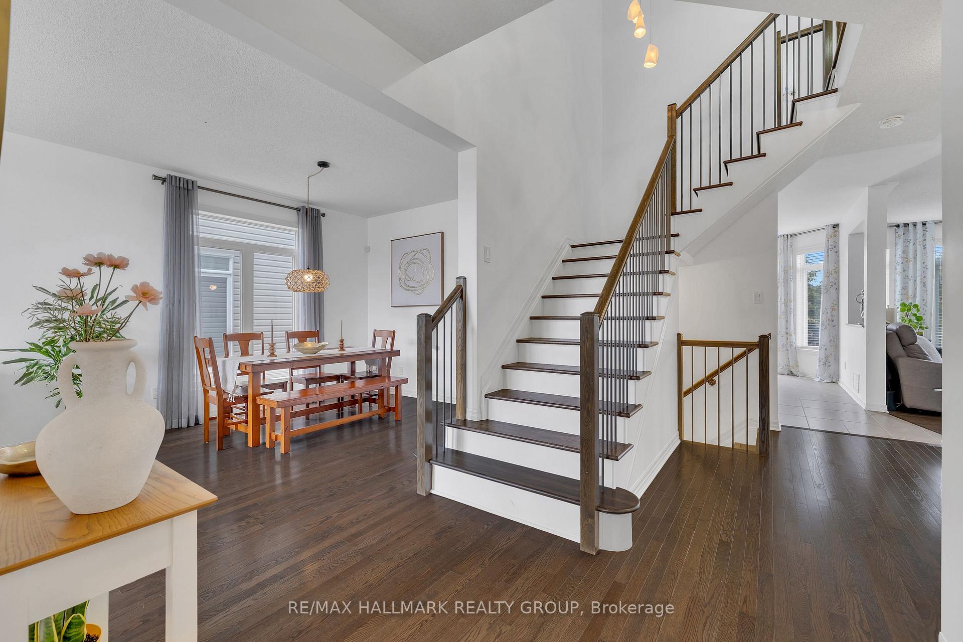 Photo 3 of 418 Dovehaven Street, Ottawa, Mer Bleue/Bradley Estates/Anderson Park — HOMEH