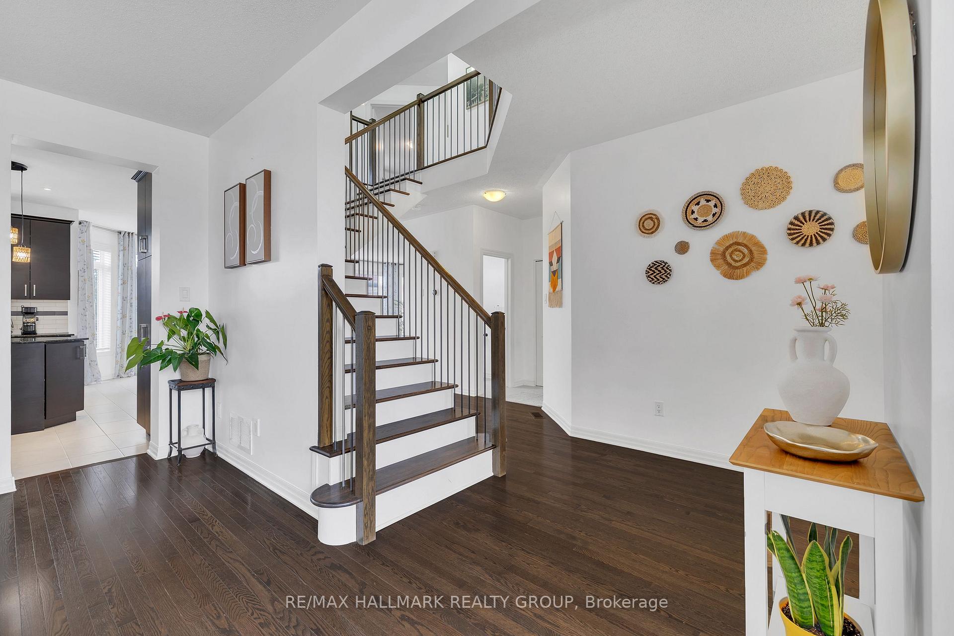 Photo 4 of 418 Dovehaven Street, Ottawa, Mer Bleue/Bradley Estates/Anderson Park — HOMEH