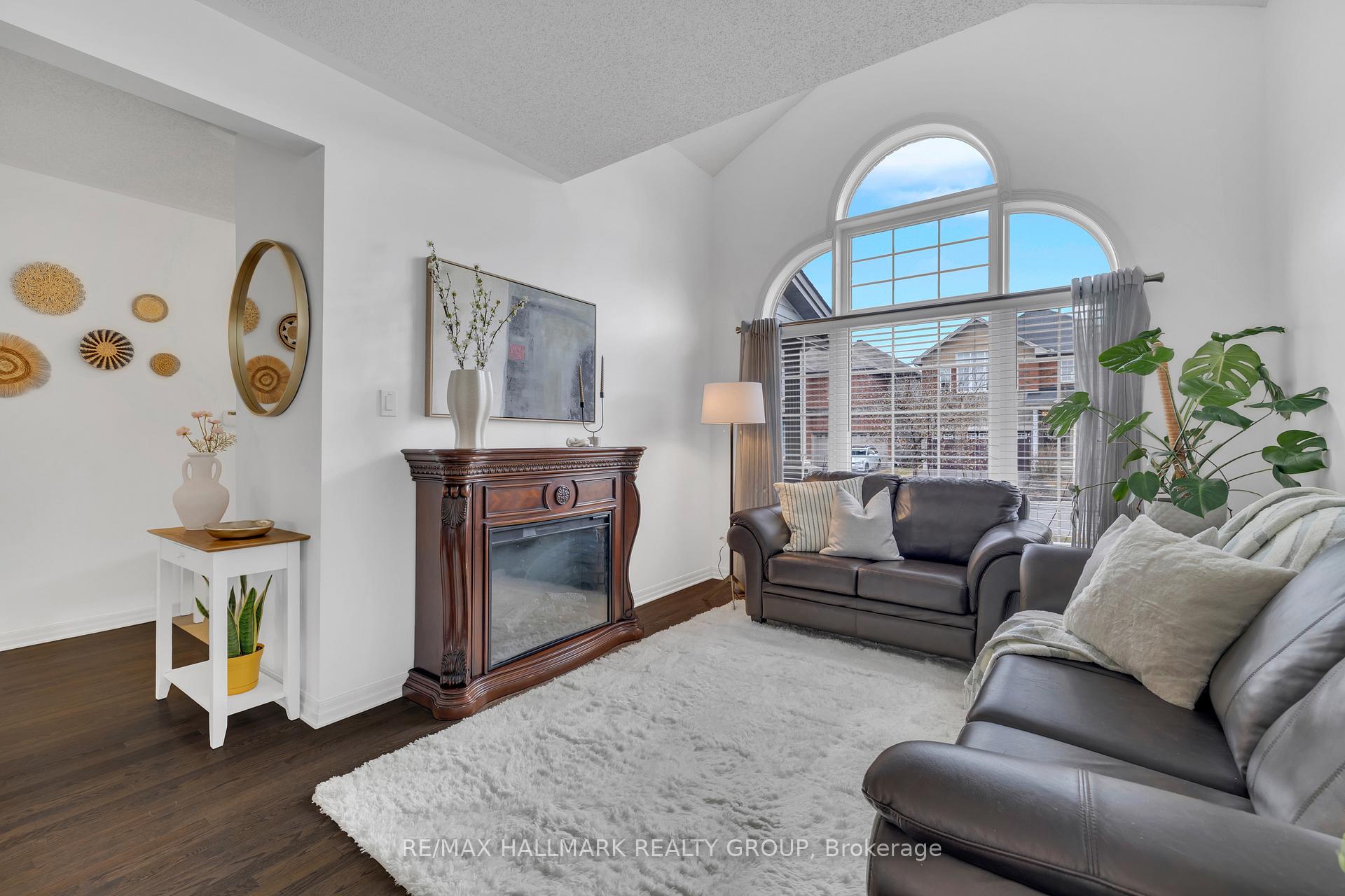 Photo 5 of 418 Dovehaven Street, Ottawa, Mer Bleue/Bradley Estates/Anderson Park — HOMEH