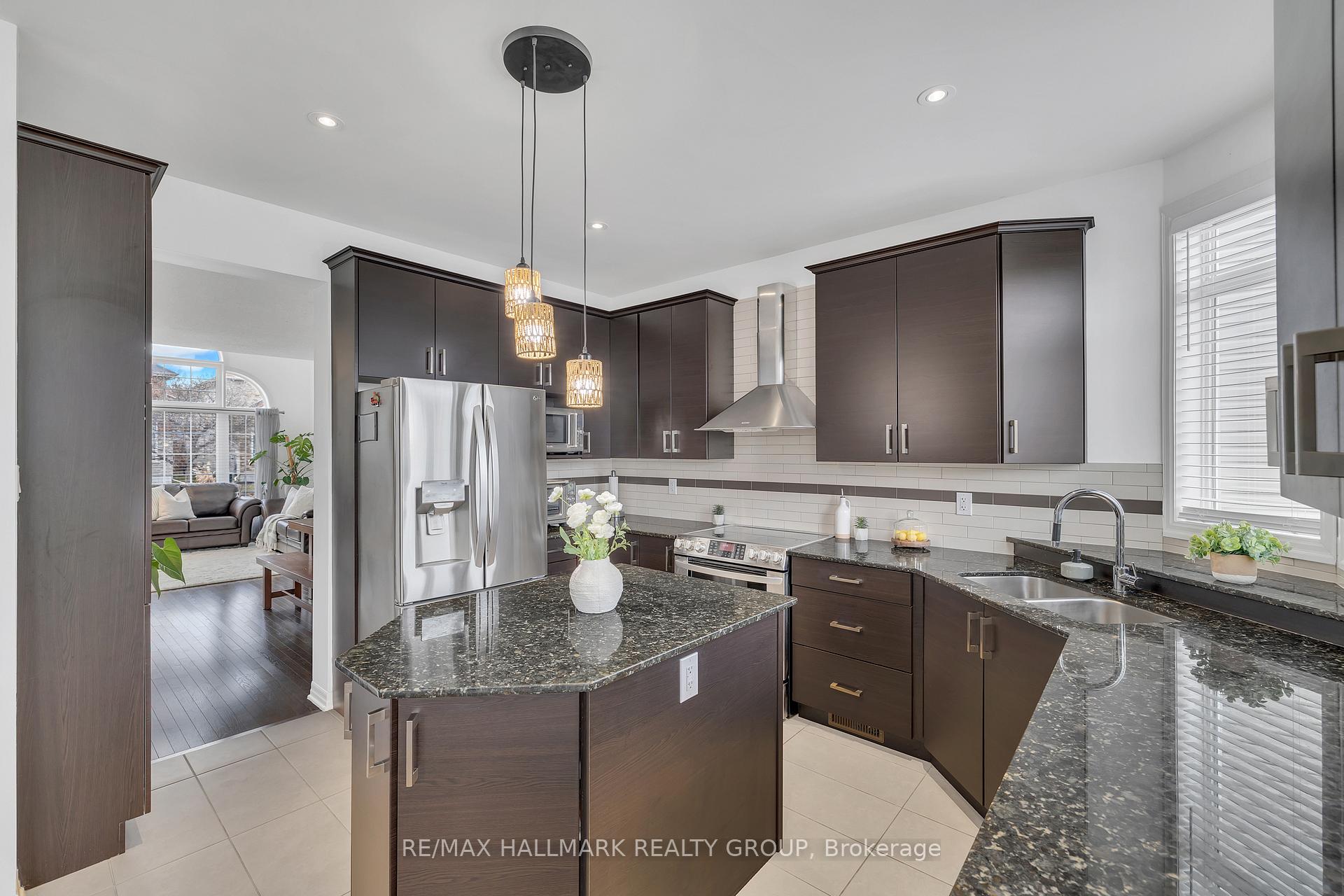 Photo 11 of 418 Dovehaven Street, Ottawa, Mer Bleue/Bradley Estates/Anderson Park — HOMEH