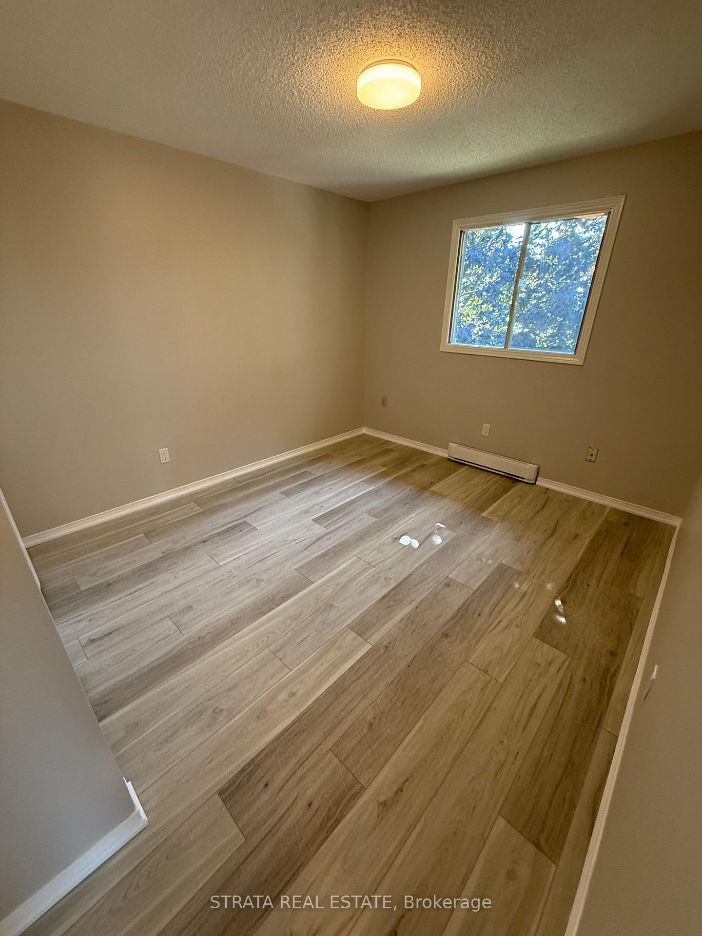 Photo 5 of Unit 5, 338 Malaga Road, Oshawa, Lakeview — HOMEH