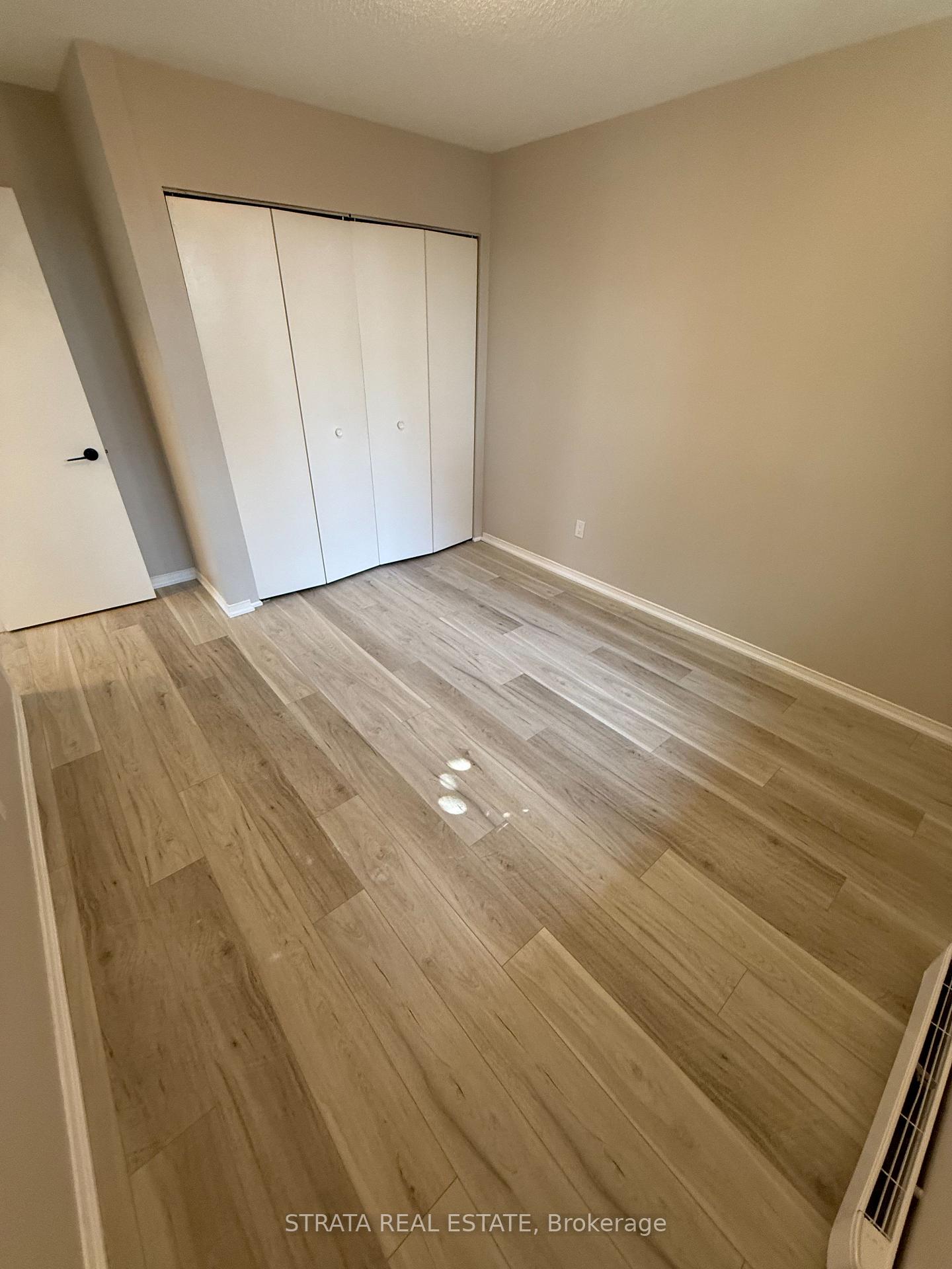 Photo 6 of Unit 5, 338 Malaga Road, Oshawa, Lakeview — HOMEH