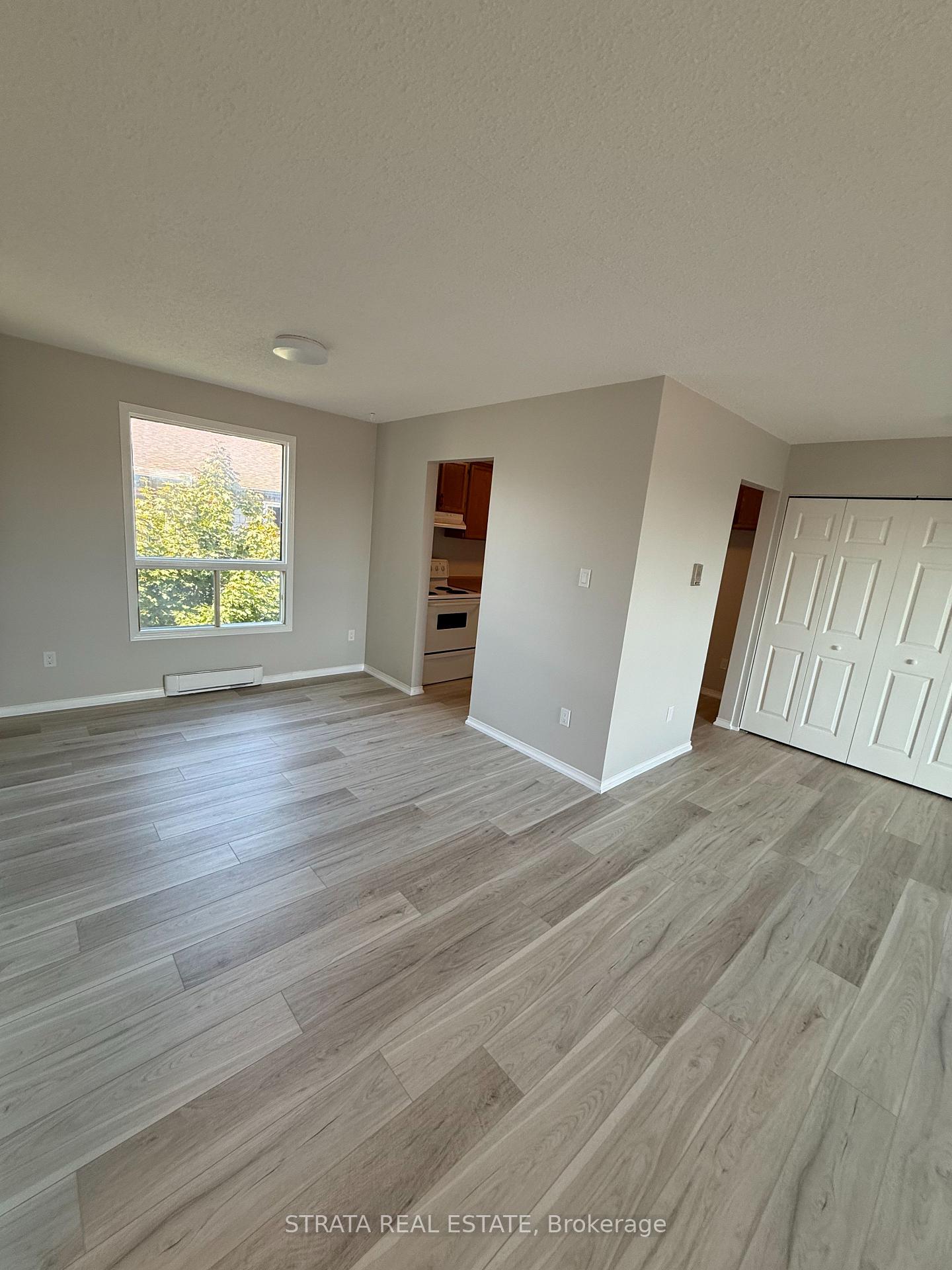 Photo 8 of Unit 5, 338 Malaga Road, Oshawa, Lakeview — HOMEH
