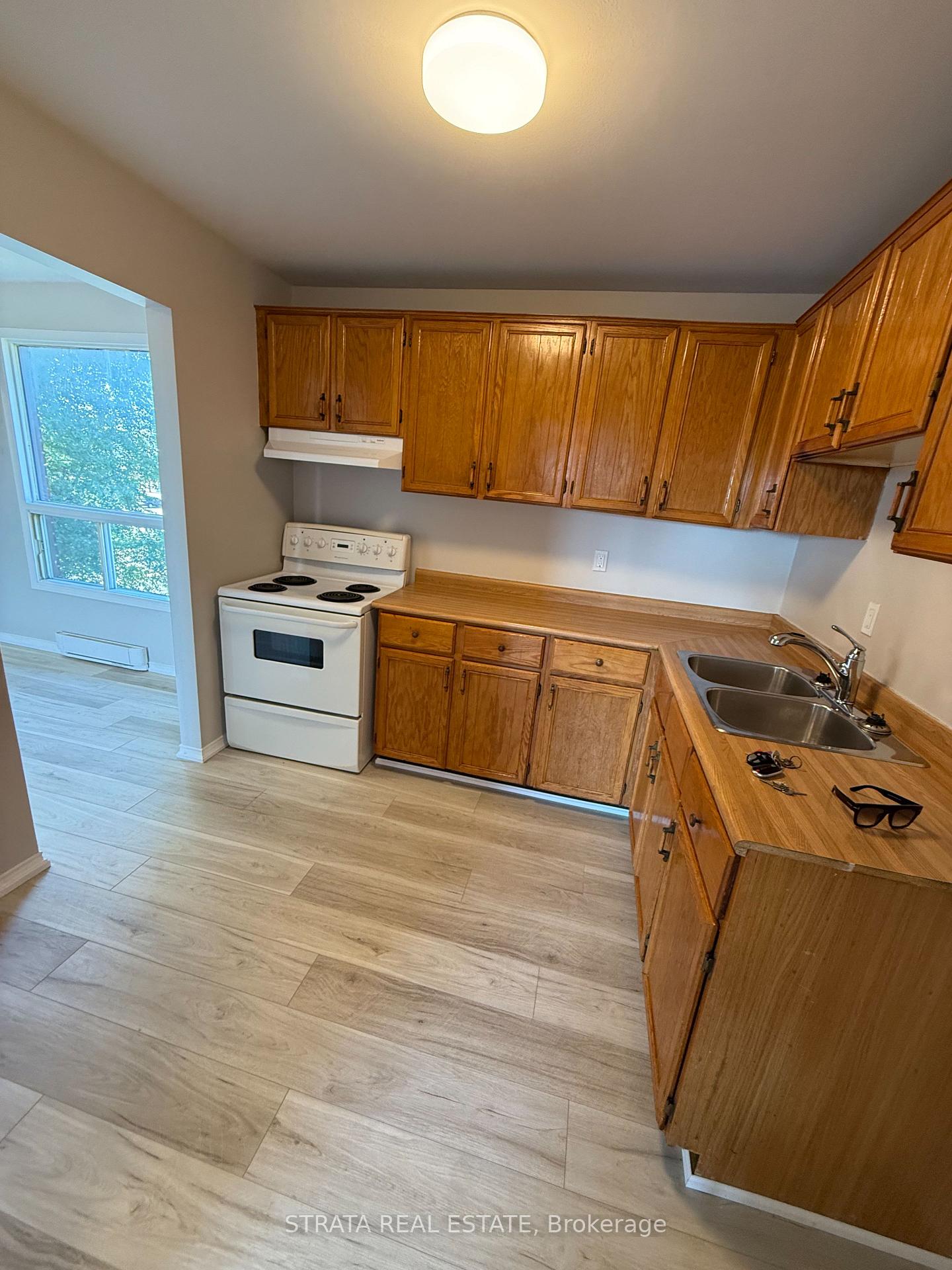 Photo 10 of Unit 5, 338 Malaga Road, Oshawa, Lakeview — HOMEH