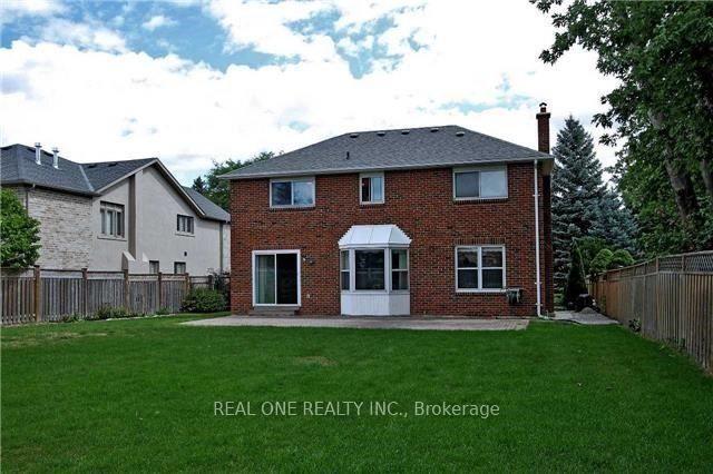 Photo 2 of 26 Addington Square, Markham, Unionville — HOMEH