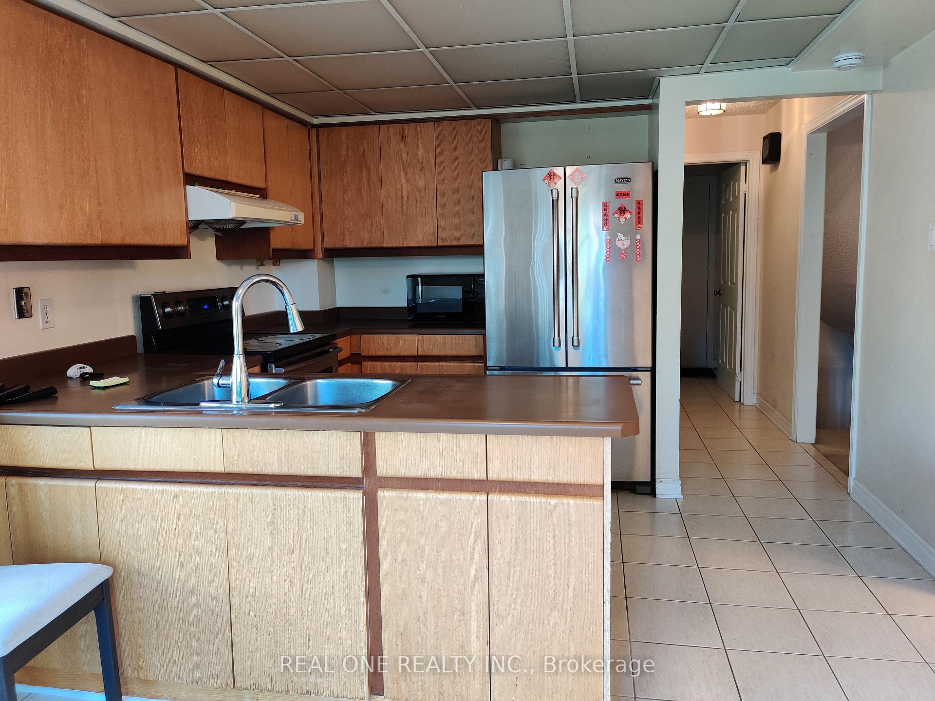 Photo 8 of 26 Addington Square, Markham, Unionville — HOMEH