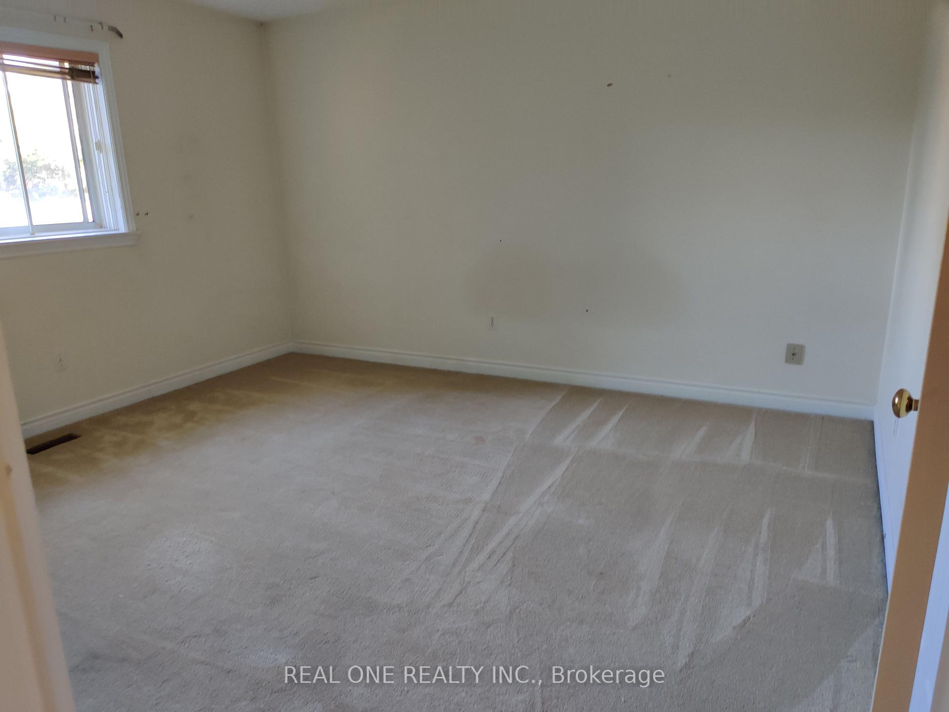 Photo 12 of 26 Addington Square, Markham, Unionville — HOMEH
