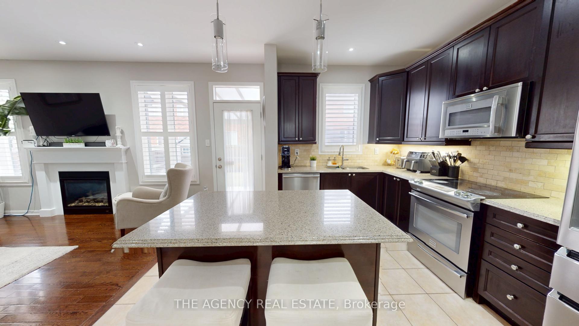 Photo 11 of 346 Schreyer Crescent, Milton, Harrison — HOMEH