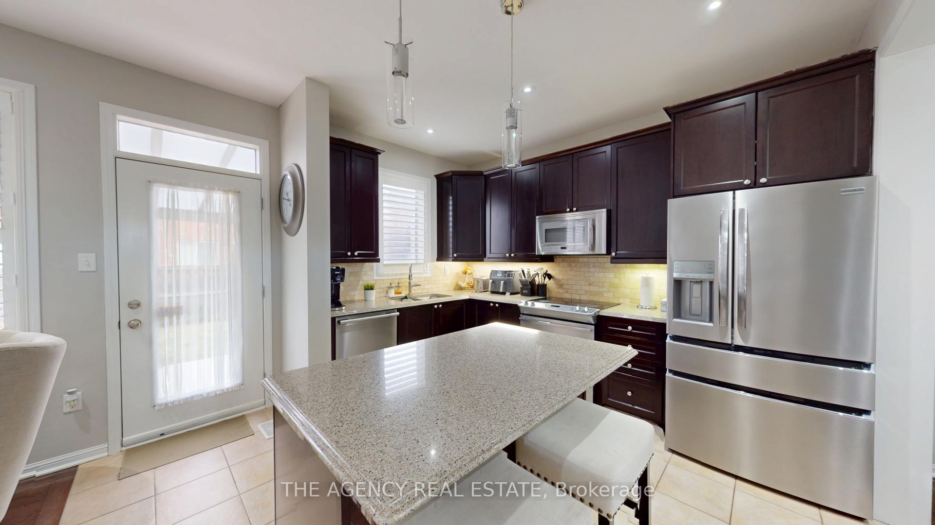 Photo 12 of 346 Schreyer Crescent, Milton, Harrison — HOMEH