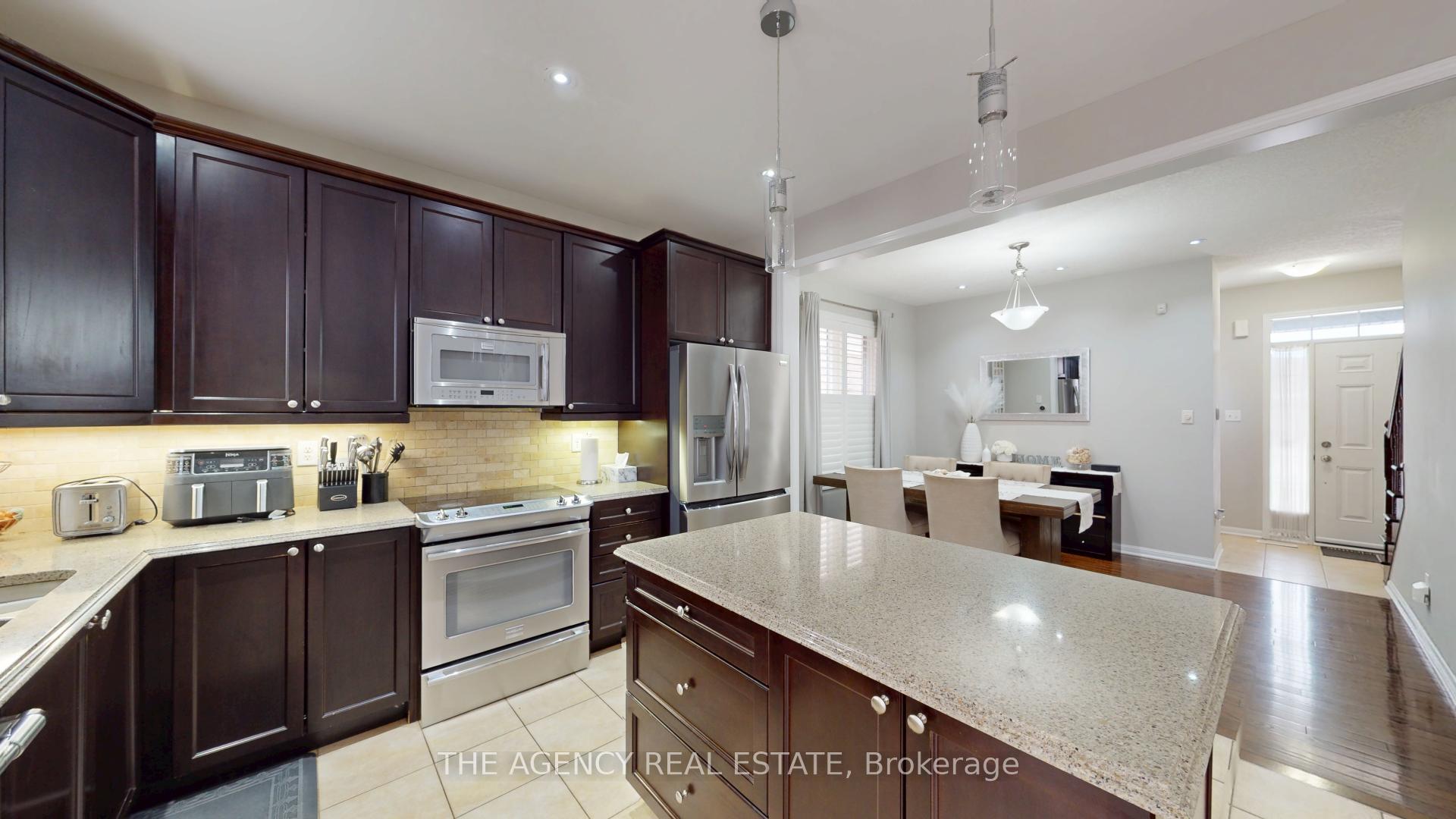 Photo 13 of 346 Schreyer Crescent, Milton, Harrison — HOMEH