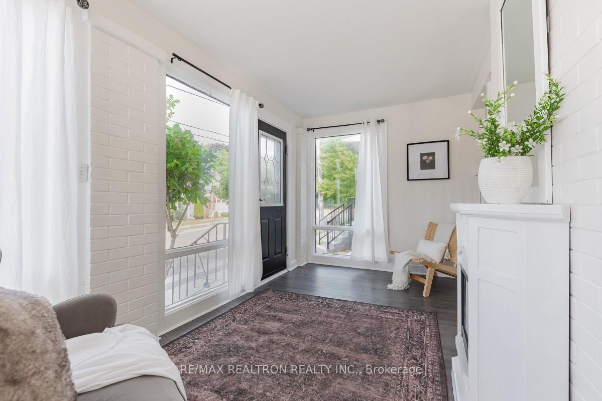 Photo 3 of 207 Centre Street N, Oshawa, O'Neill — HOMEH