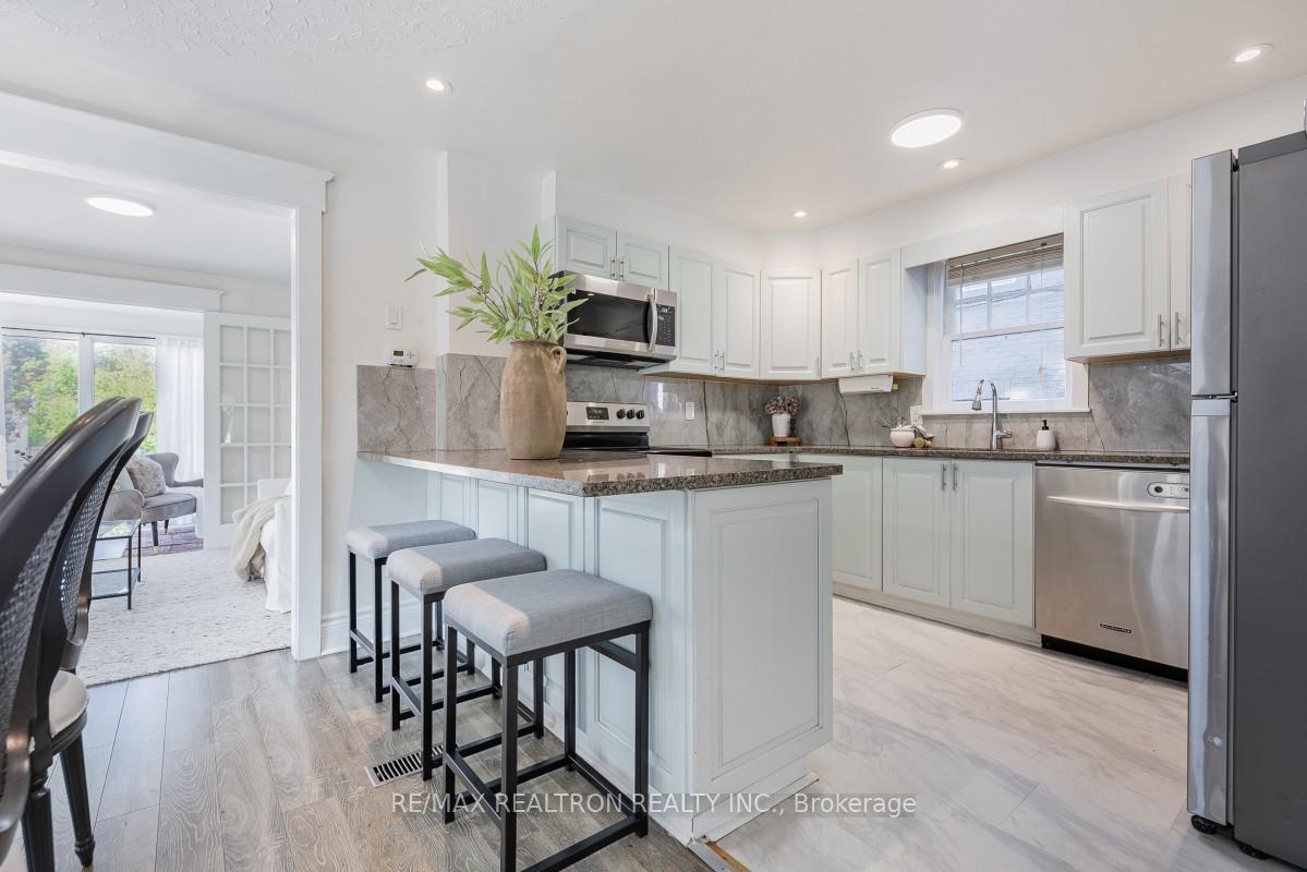 Photo 12 of 207 Centre Street N, Oshawa, O'Neill — HOMEH