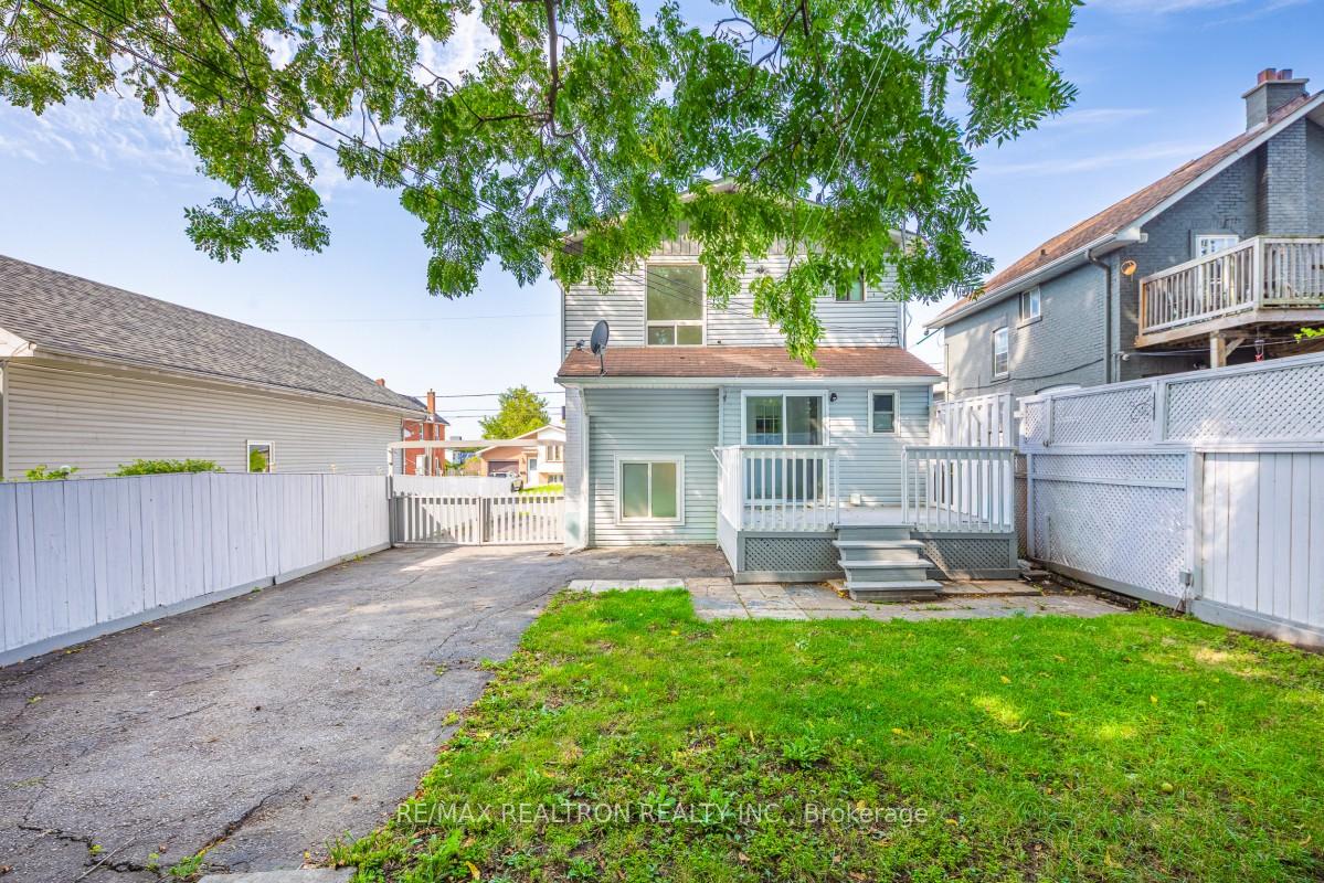 Photo 33 of 207 Centre Street N, Oshawa, O'Neill — HOMEH