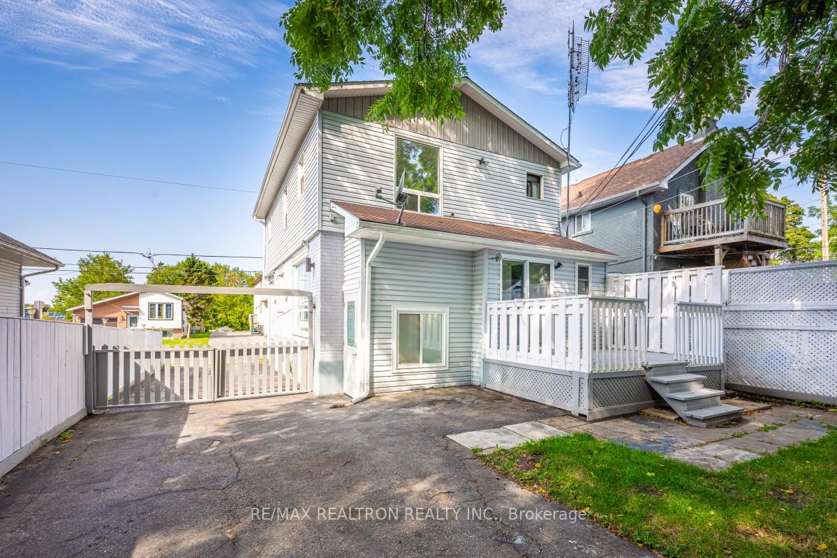 Photo 34 of 207 Centre Street N, Oshawa, O'Neill — HOMEH