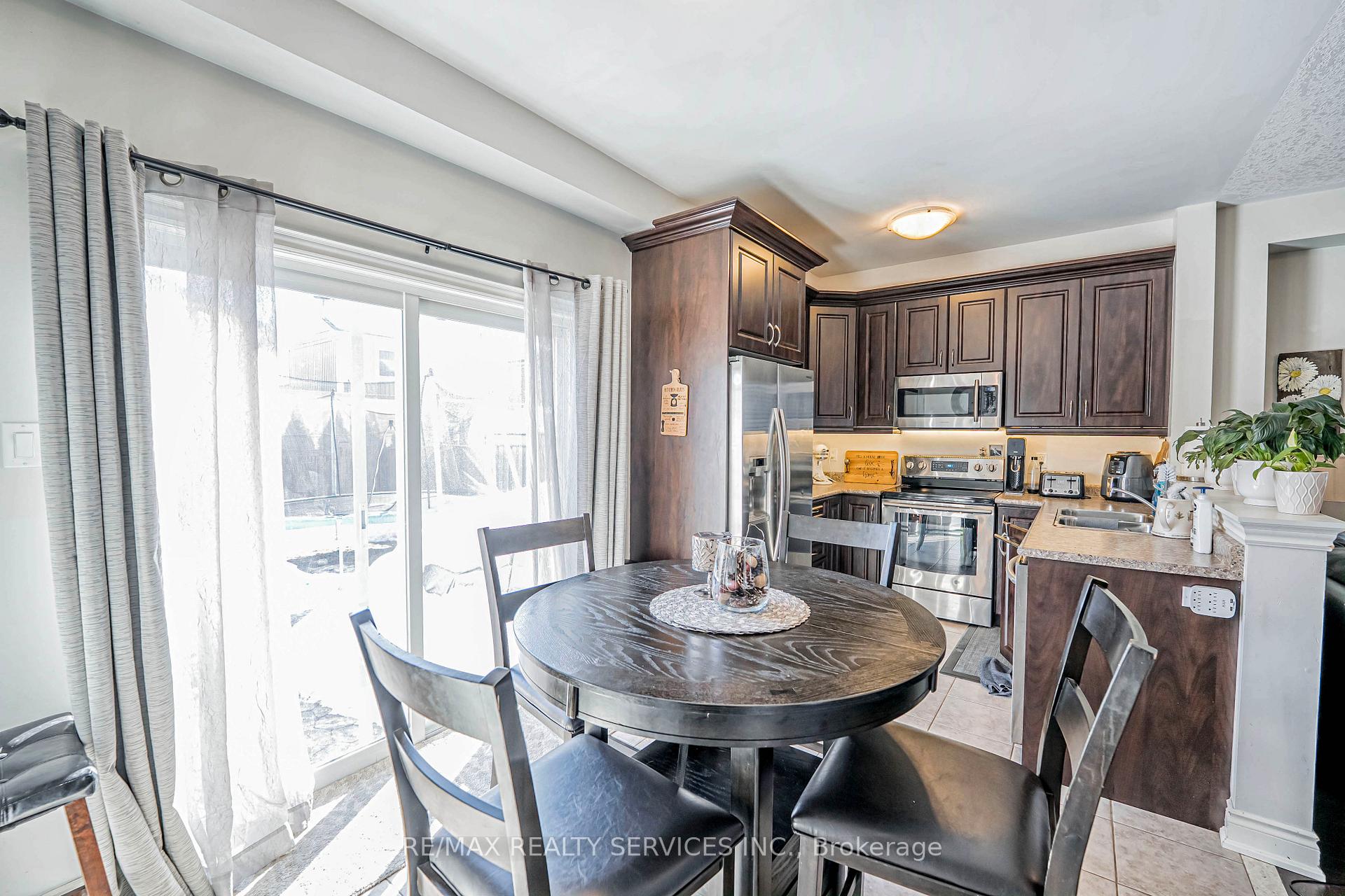 Photo 12 of 203 King Street S, New Tecumseth, Alliston — HOMEH