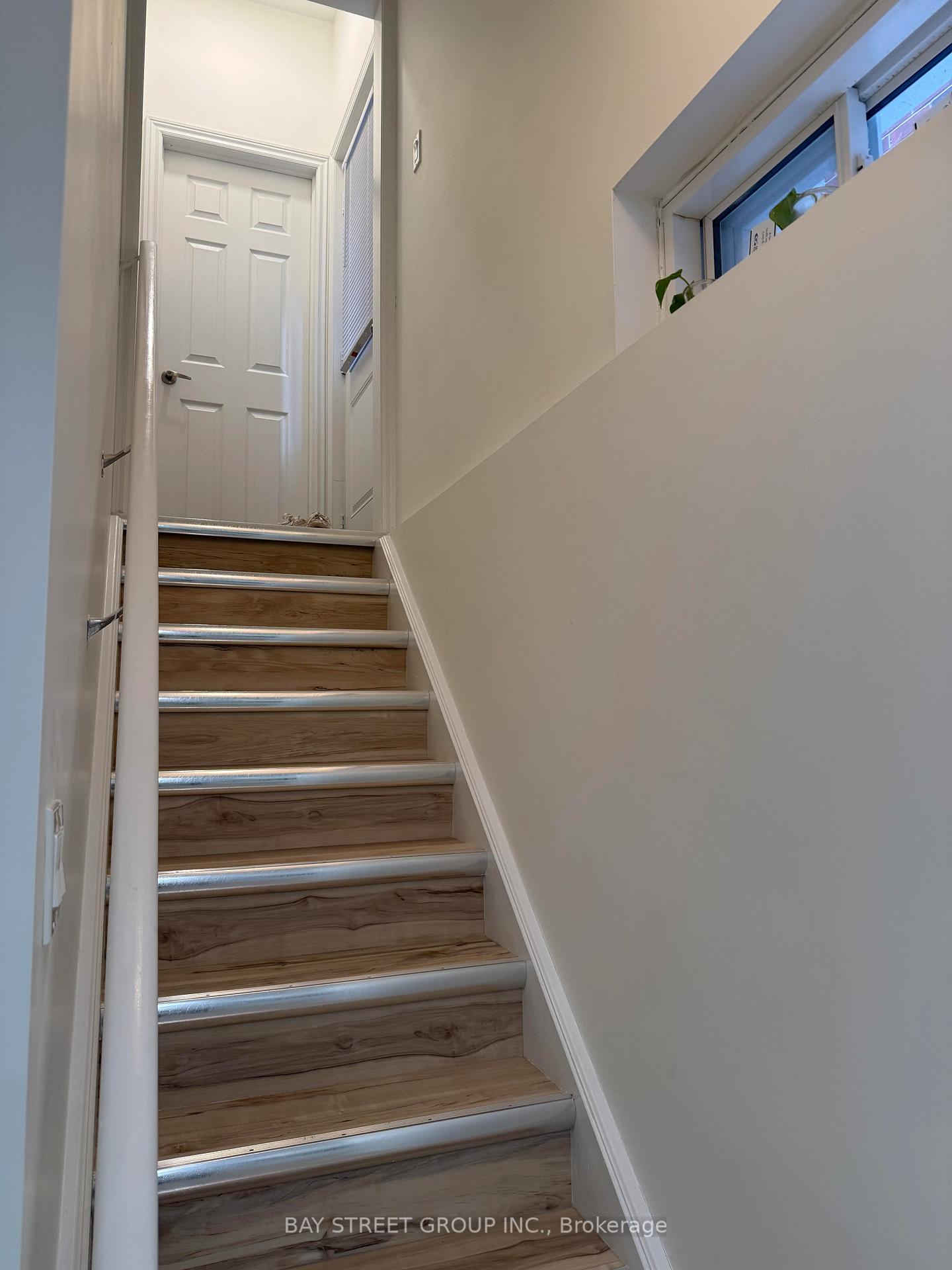 Photo 3 of 15 Reddington Road, Markham, Cedarwood — HOMEH