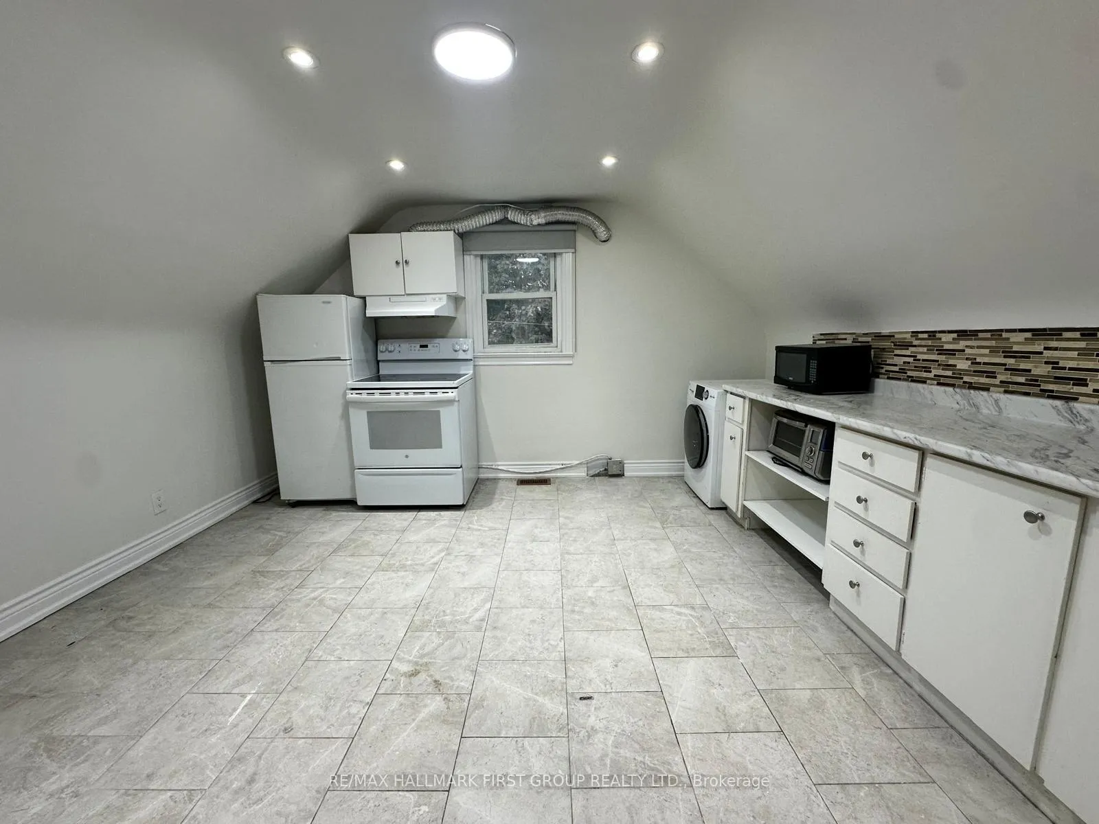 Photo 4 of 253 Sinclair Avenue, Oshawa, Vanier — HOMEH