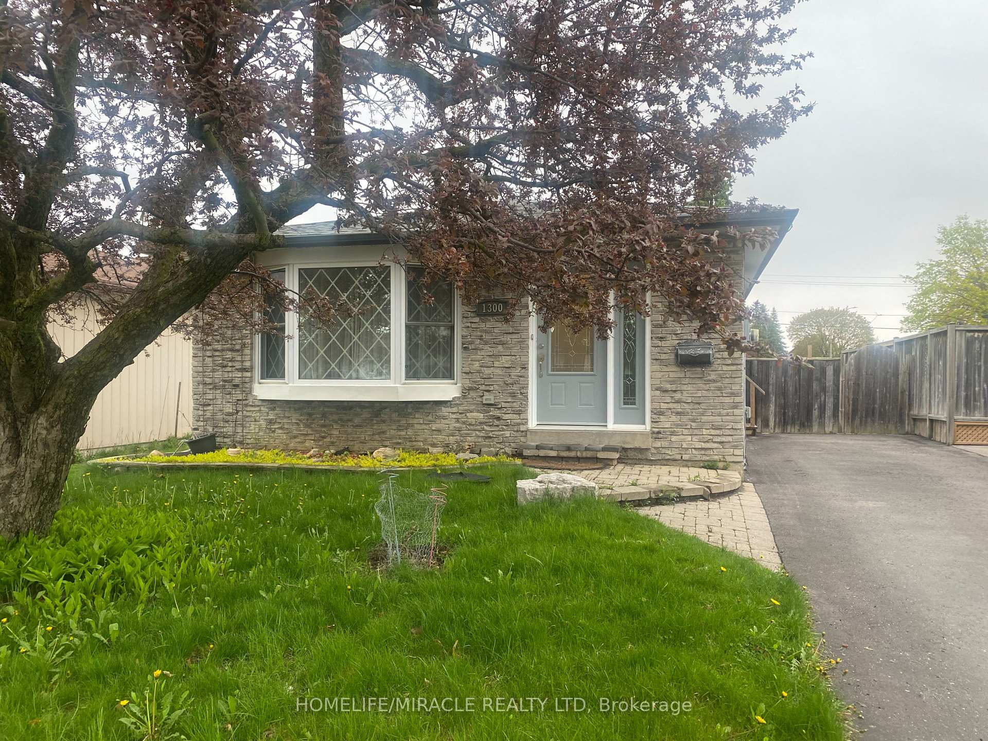 Photo 24 of 1300 Belair Crescent, Oshawa, Eastdale — HOMEH