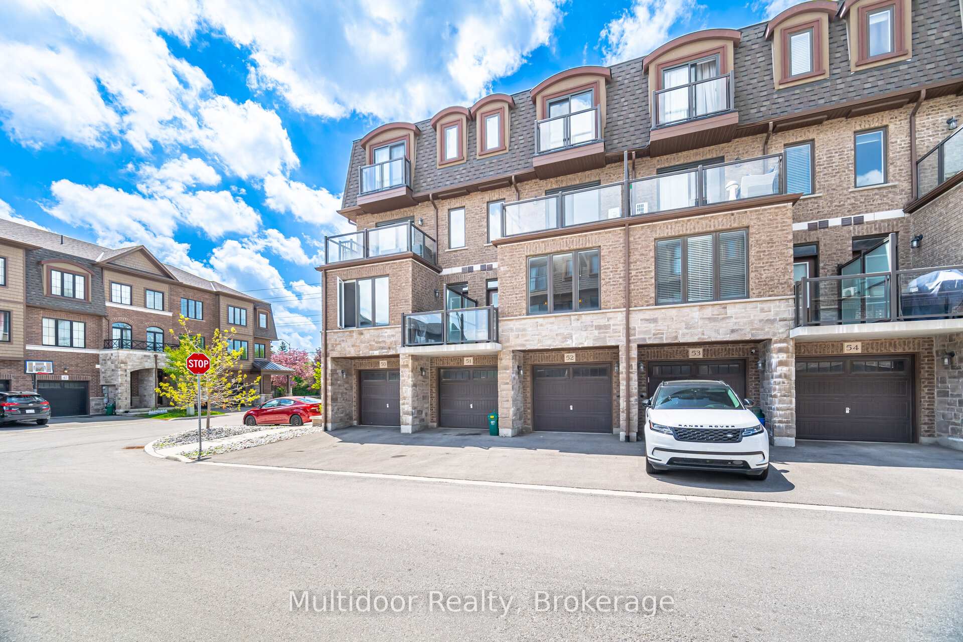 Front of Unit 52, 445 Ontario Street S
