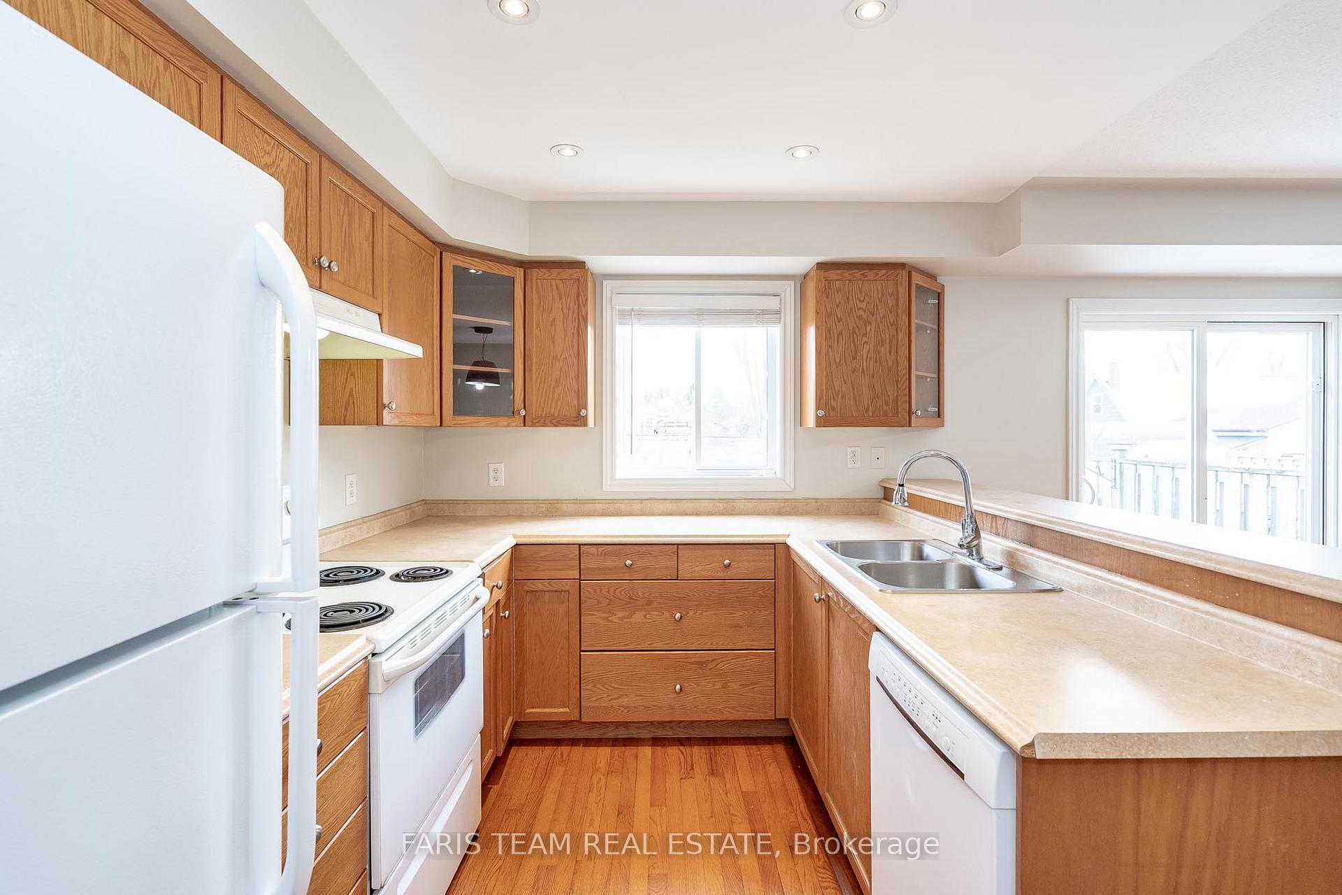 Photo 5 of 68 Michelle Drive, Orillia — HOMEH