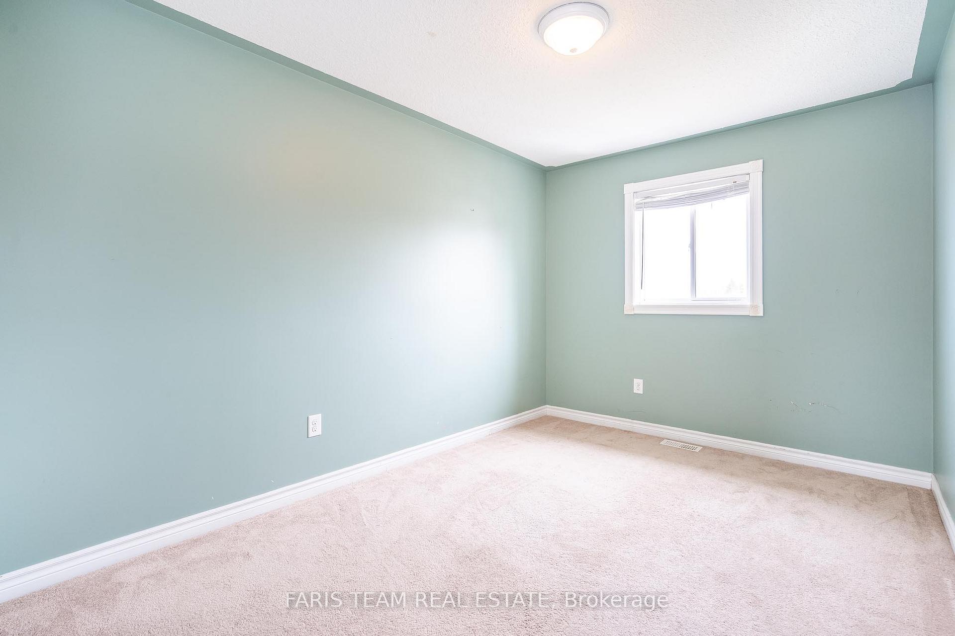 Photo 14 of 68 Michelle Drive, Orillia — HOMEH