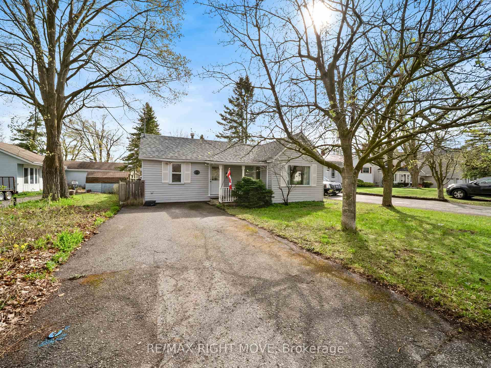 Photo 1 of 380 Peter Street N, Orillia — HOMEH