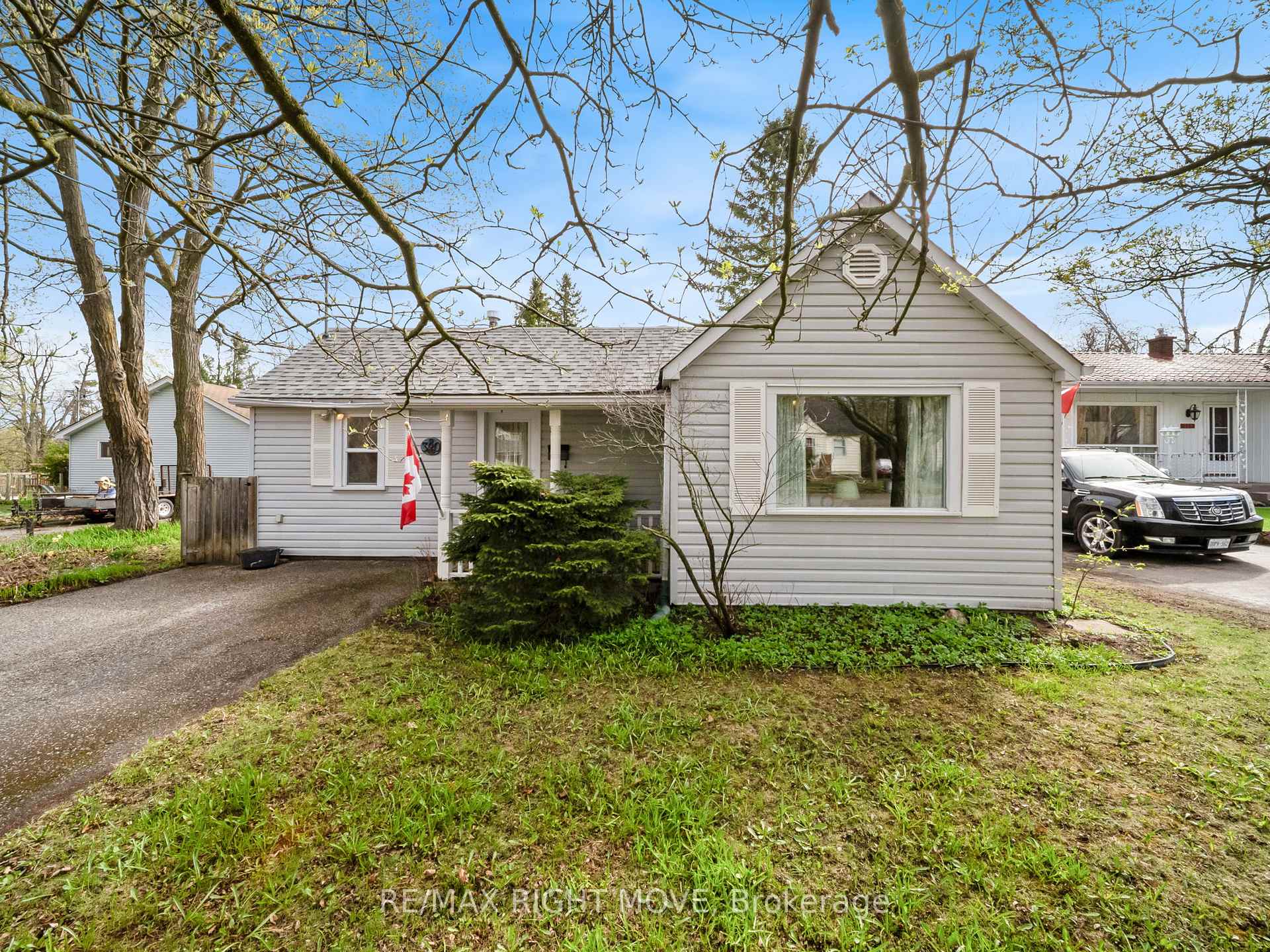 Photo 2 of 380 Peter Street N, Orillia — HOMEH