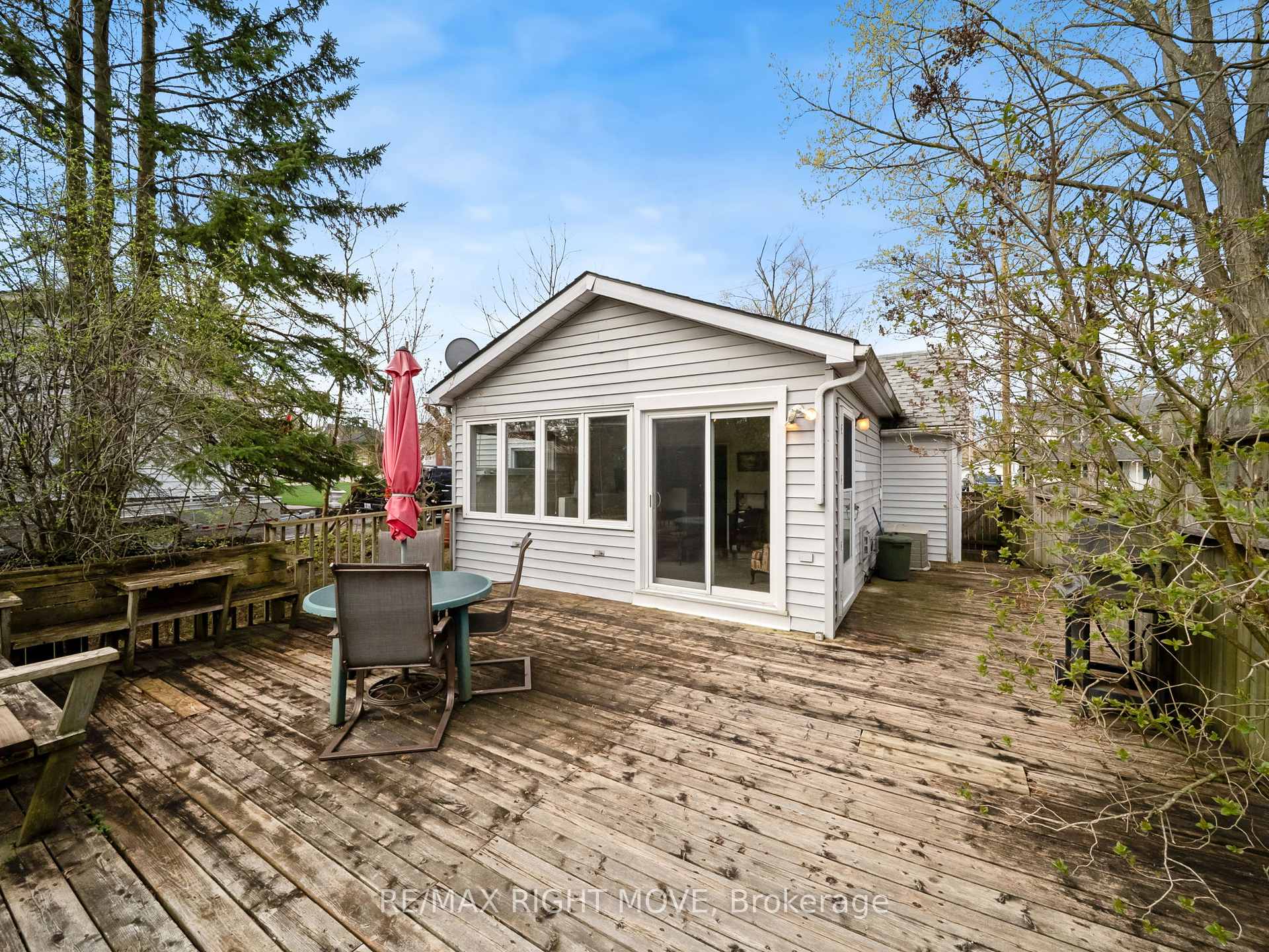 Photo 17 of 380 Peter Street N, Orillia — HOMEH