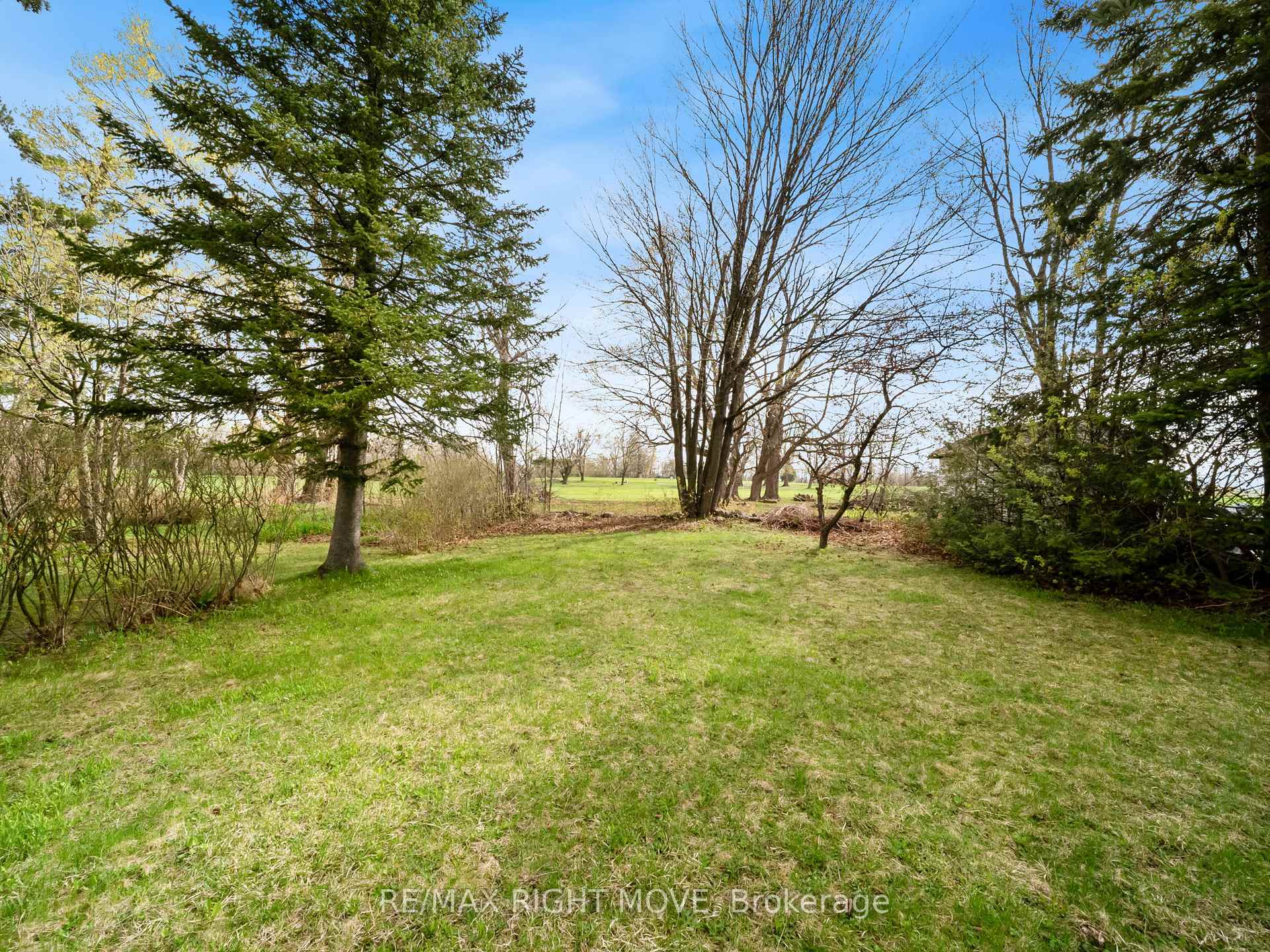 Photo 24 of 380 Peter Street N, Orillia — HOMEH