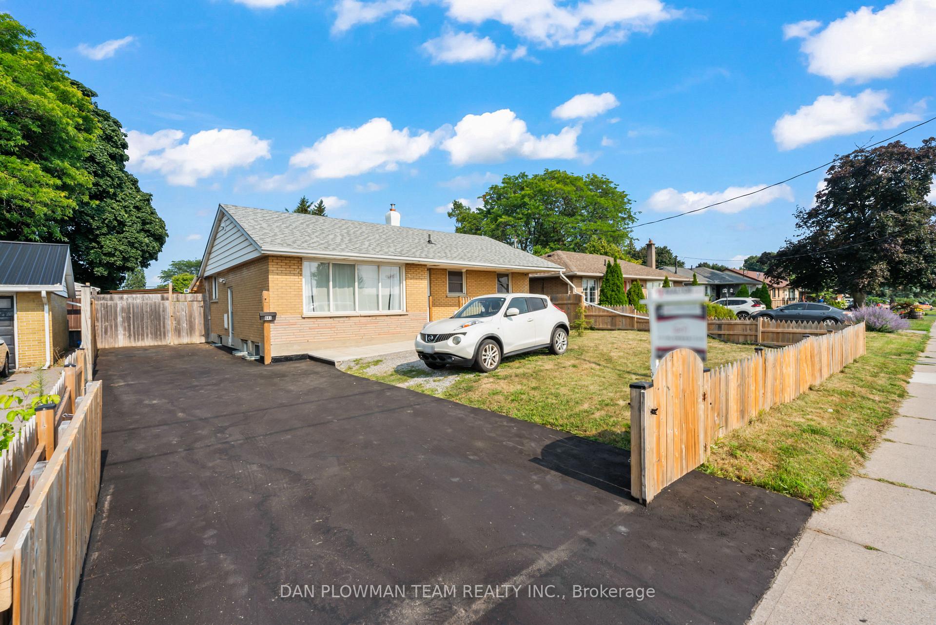 Photo 3 of 641 Stevenson Road N, Oshawa, McLaughlin — HOMEH