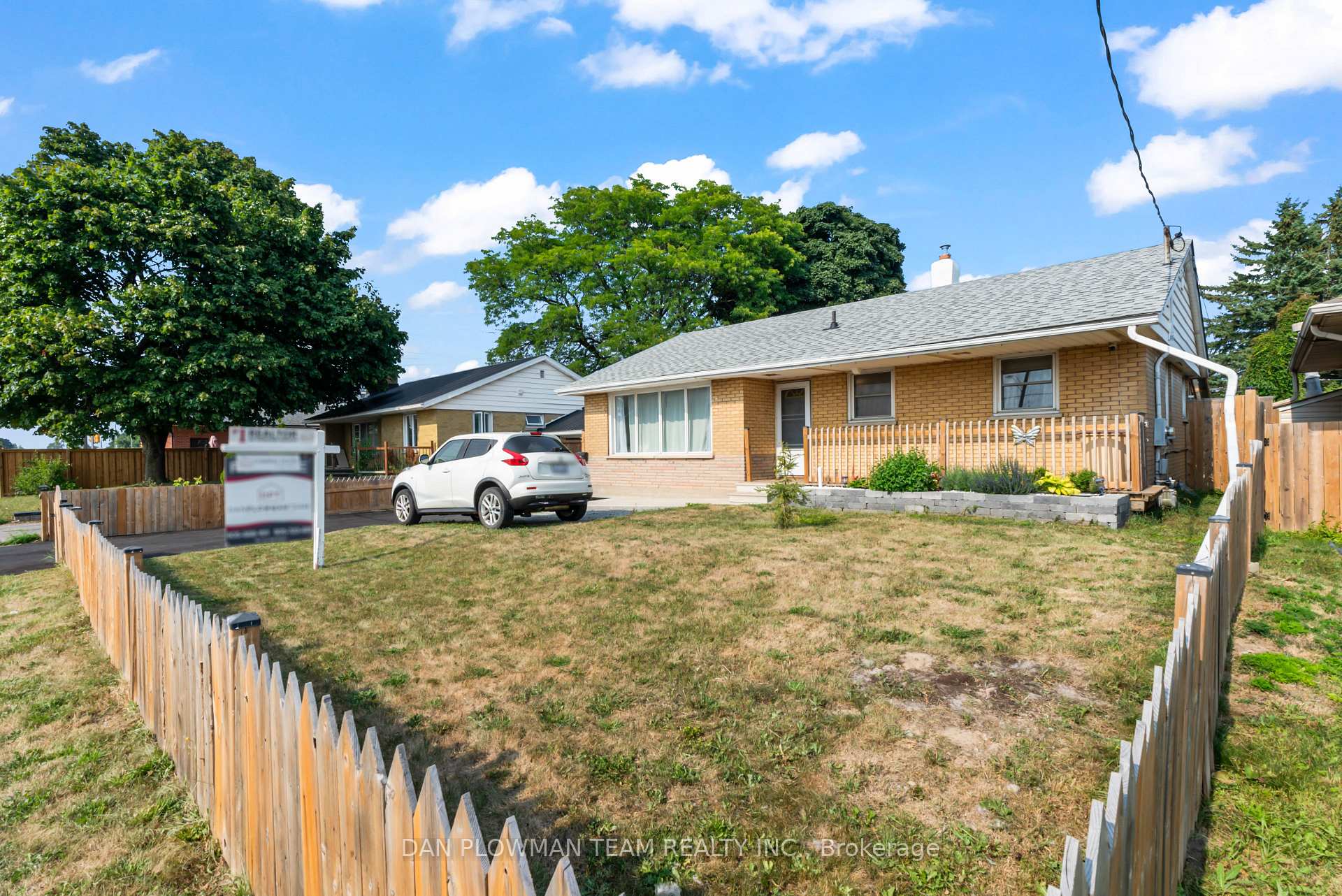 Photo 5 of 641 Stevenson Road N, Oshawa, McLaughlin — HOMEH