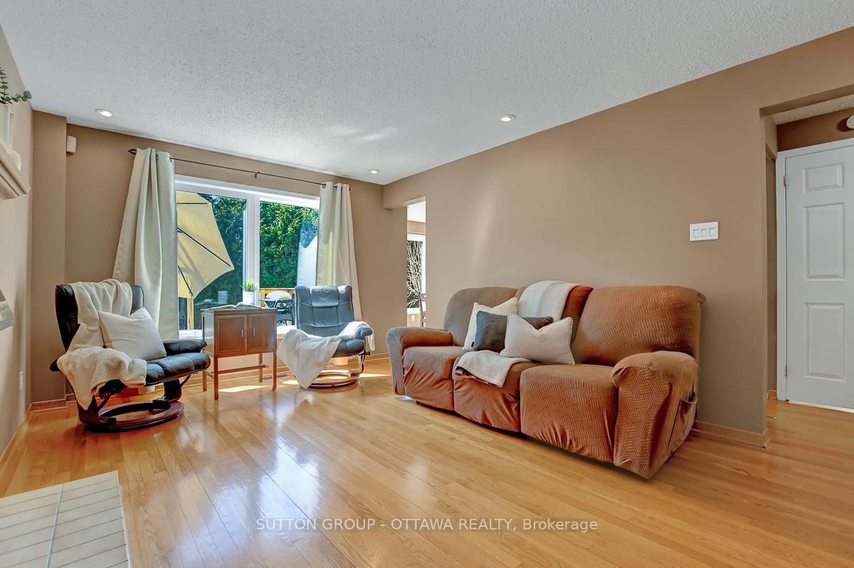 Photo 12 of 1016 Deauville Crescent, Ottawa, Orleans Wood — HOMEH