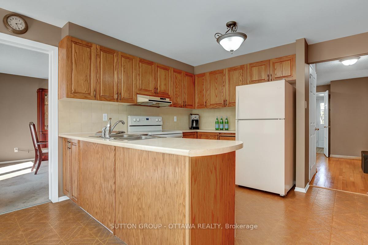 Photo 16 of 1016 Deauville Crescent, Ottawa, Orleans Wood — HOMEH