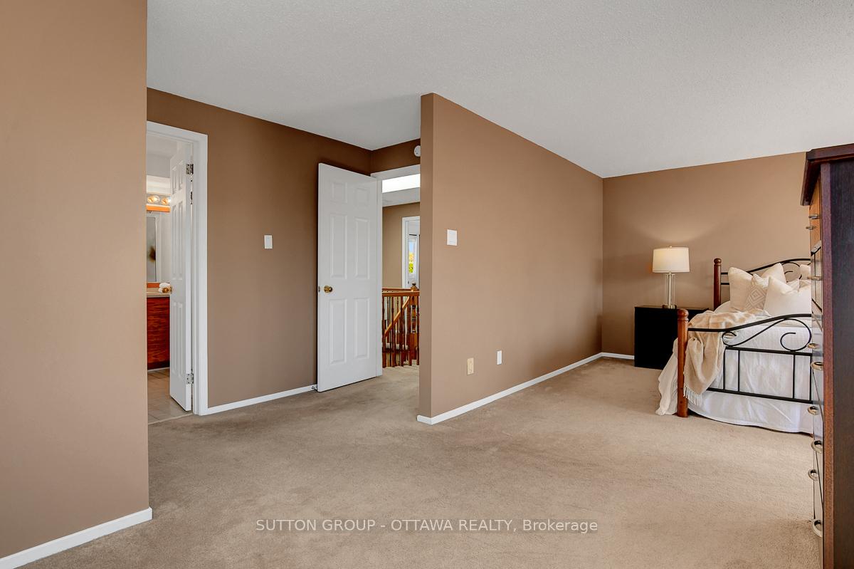 Photo 25 of 1016 Deauville Crescent, Ottawa, Orleans Wood — HOMEH