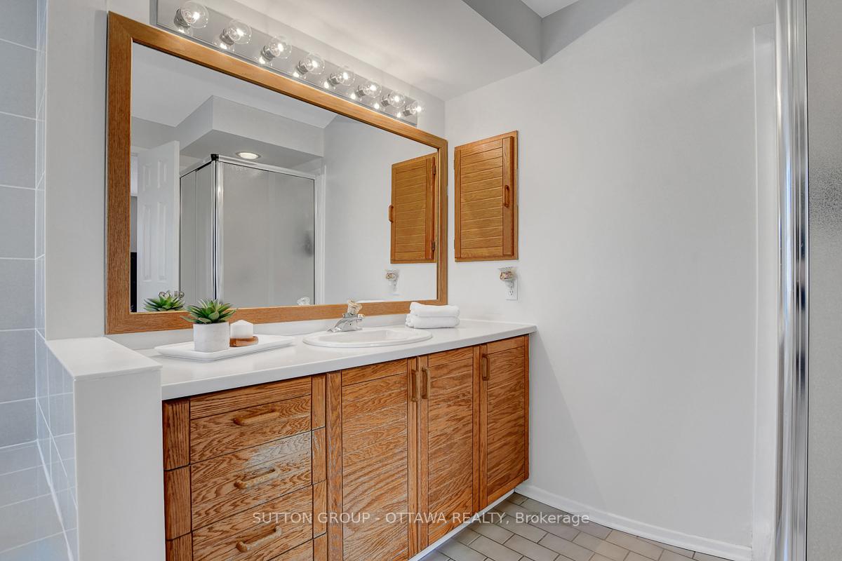 Photo 29 of 1016 Deauville Crescent, Ottawa, Orleans Wood — HOMEH