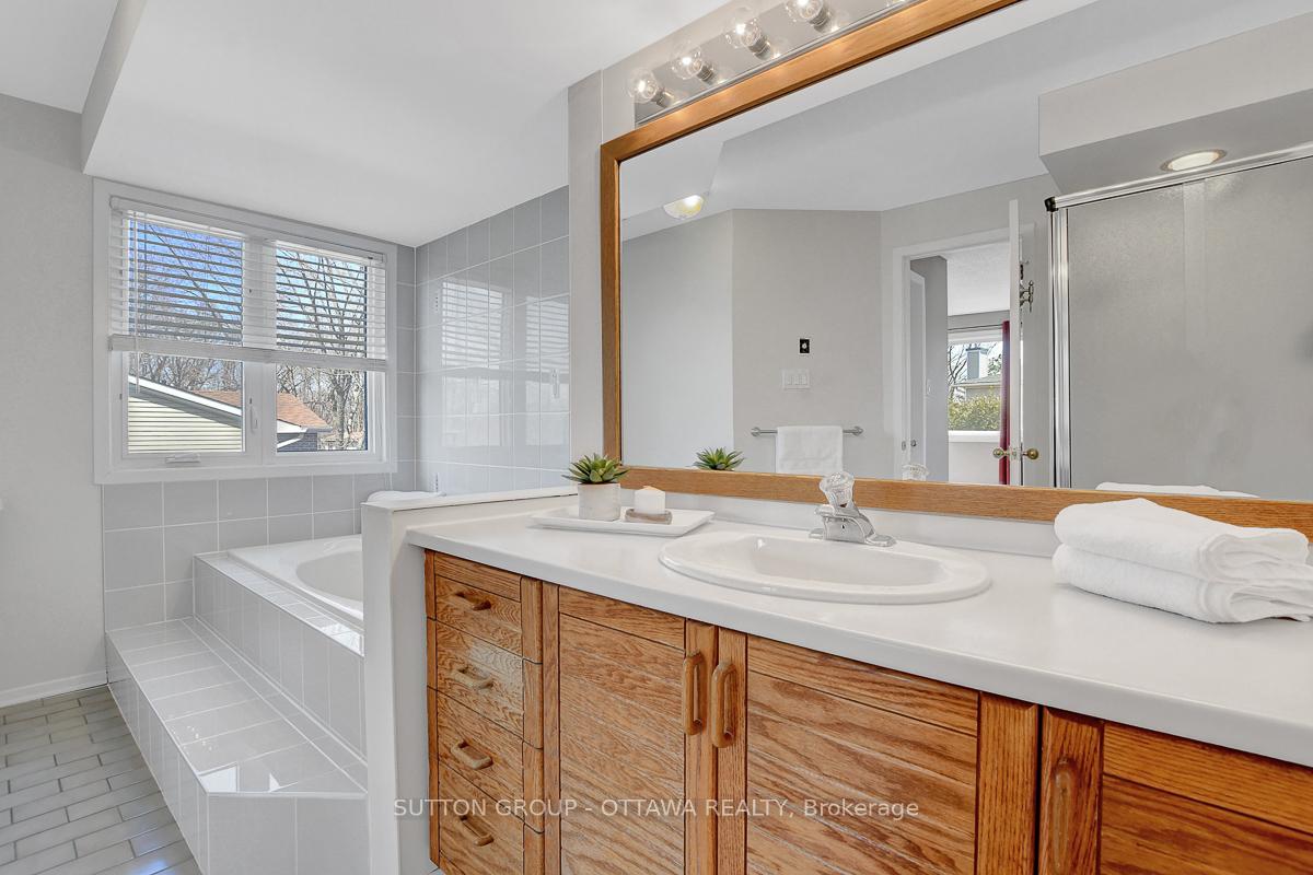 Photo 30 of 1016 Deauville Crescent, Ottawa, Orleans Wood — HOMEH