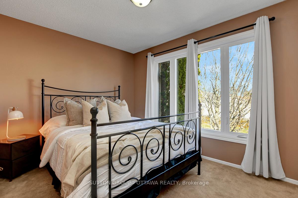 Photo 35 of 1016 Deauville Crescent, Ottawa, Orleans Wood — HOMEH