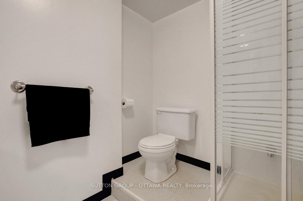 Photo 44 of 1016 Deauville Crescent, Ottawa, Orleans Wood — HOMEH
